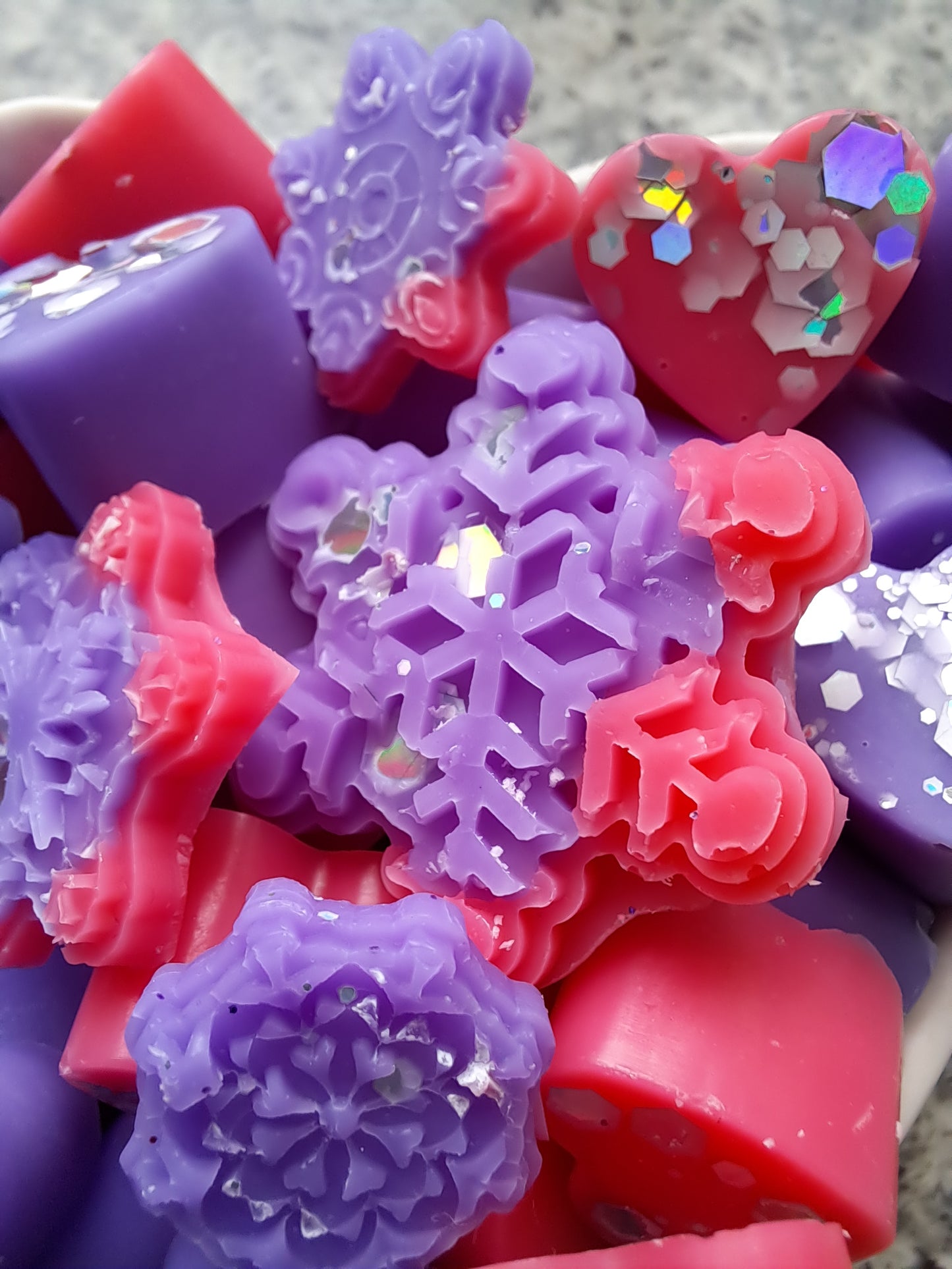 Winter Spiced Plum X30 small hearts, including X5 delicate snowflakes ❄️