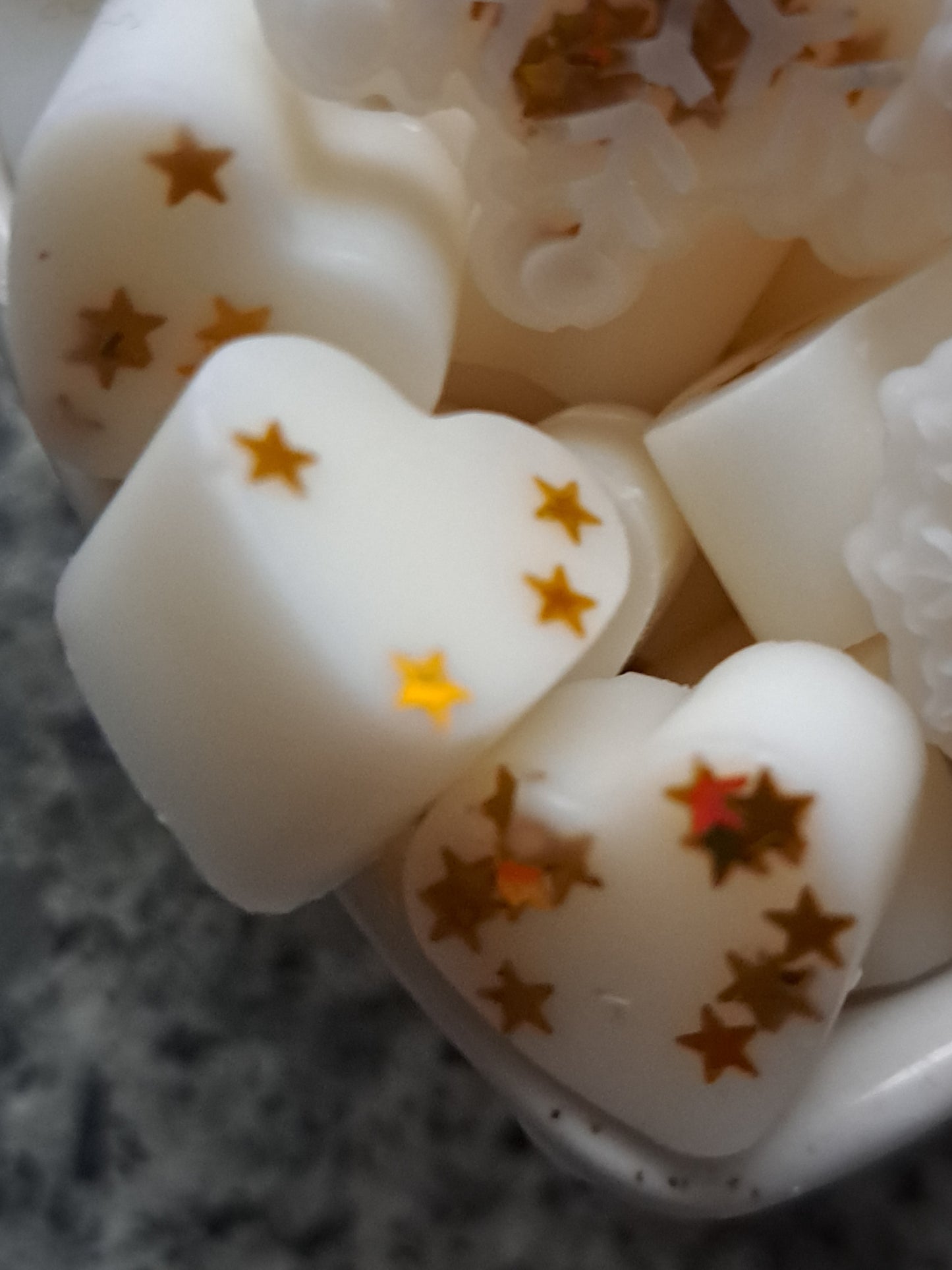 Winter Dusk X30 small hearts, including X5 delicate snowflakes ❄️