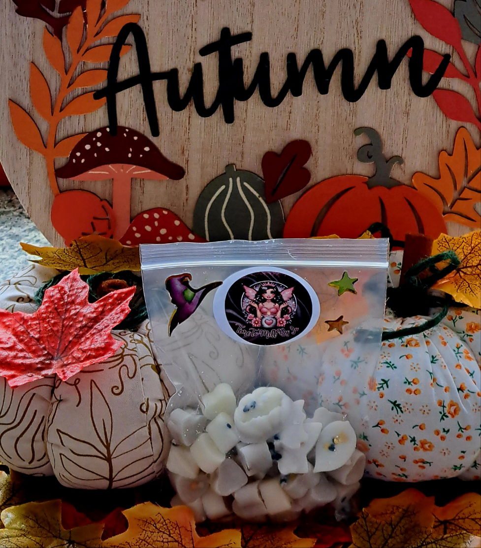 Toasted Marshmallow X30 small hearts, including X5 delicate autumn leaves 🍂 and a bonus pumpkin 🎃