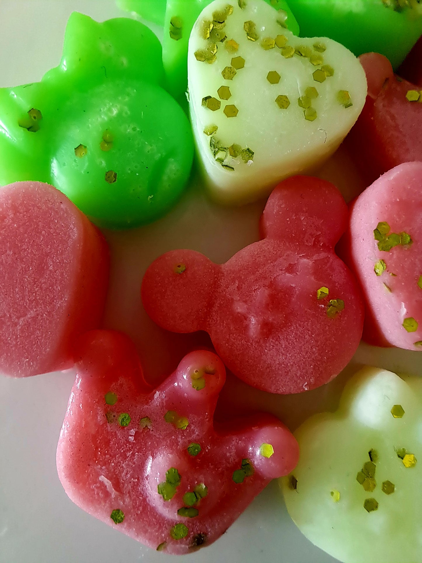 Melon Pop X50gs of Disney Inspired Shapes and small hearts 💕