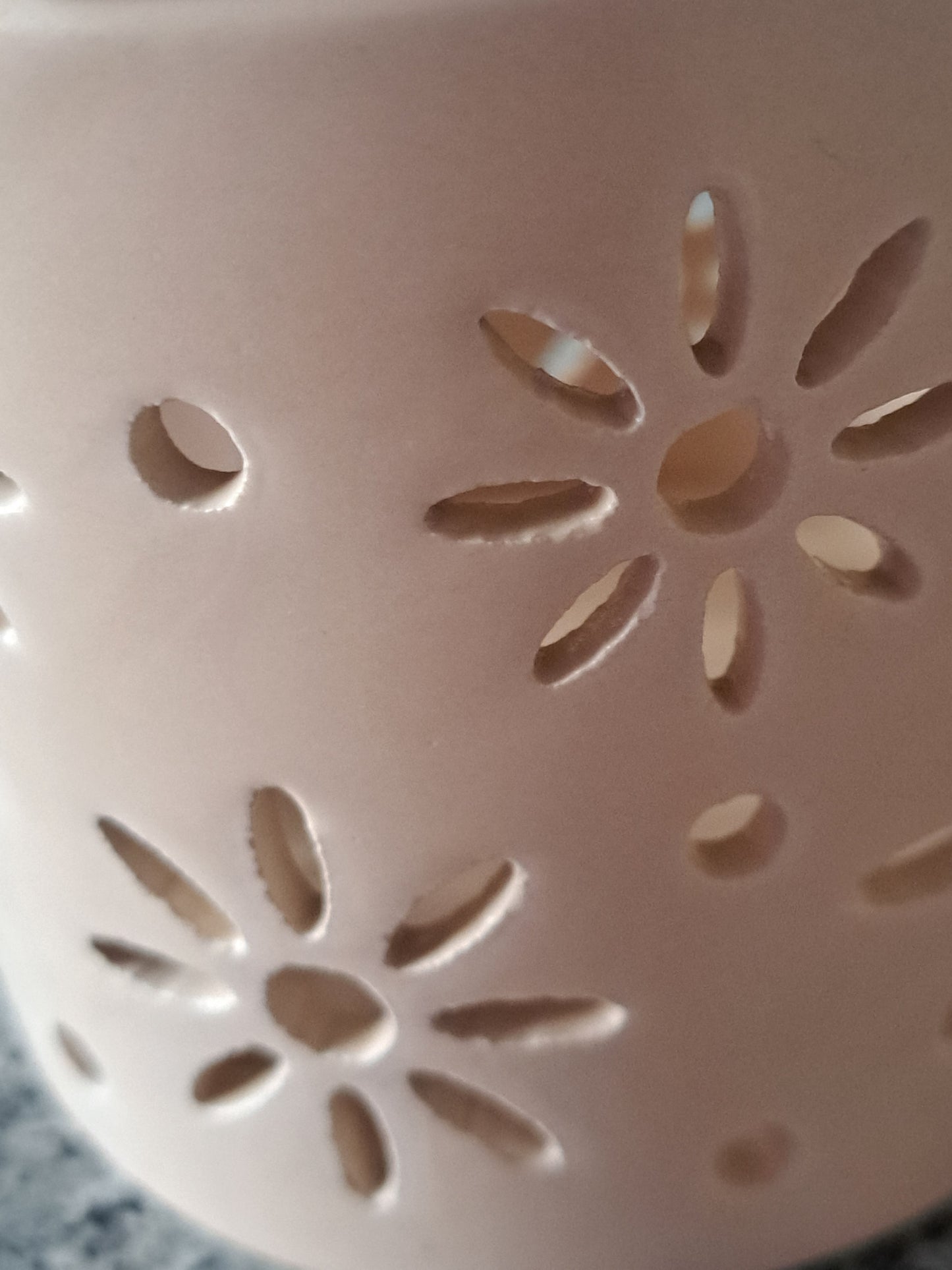 Daisy Flower Cut Out Wax Melt Burner