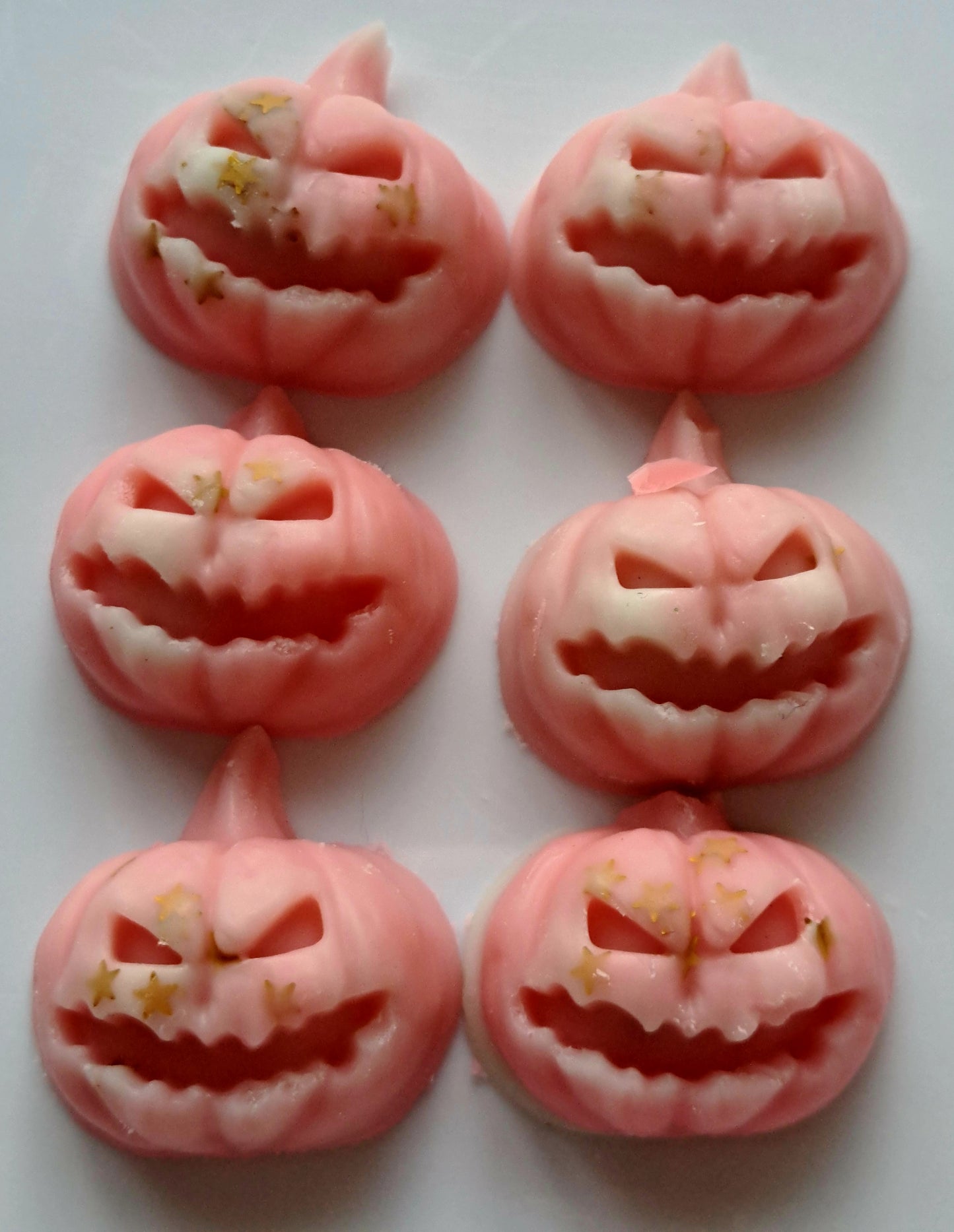 Spiced Pear and Musk X30 small hearts, including X5 delicate autumn leaves and a bonus pumpkin π π