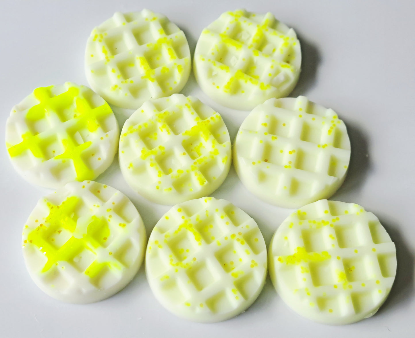 Marshmallow and Banana X30 small hearts, including X1 medium waffle