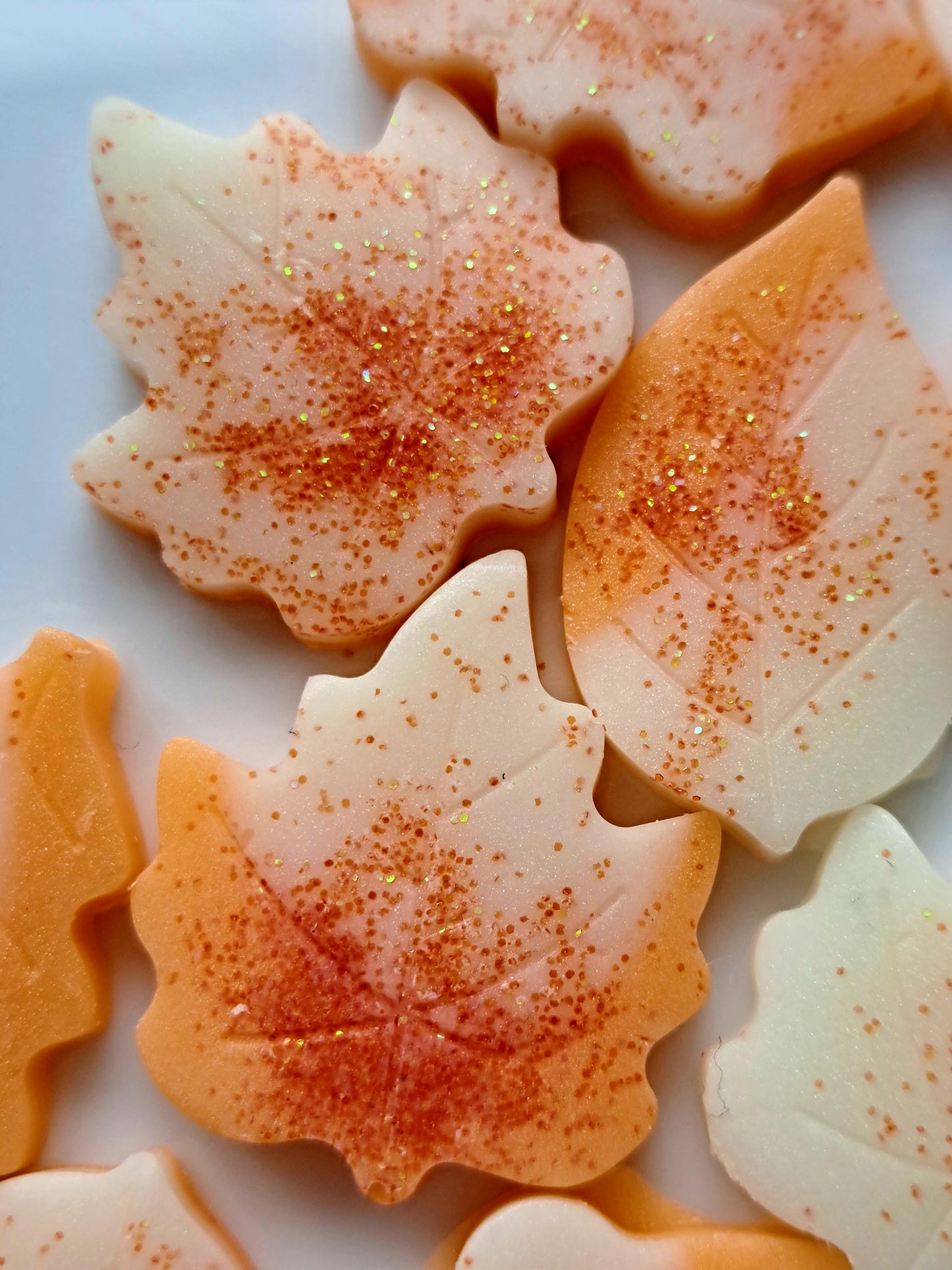 Pumpkin Cream Crumble X30 delightful small hearts, including X5 delicate autumn leaves and a bonus pumpkin 🎃