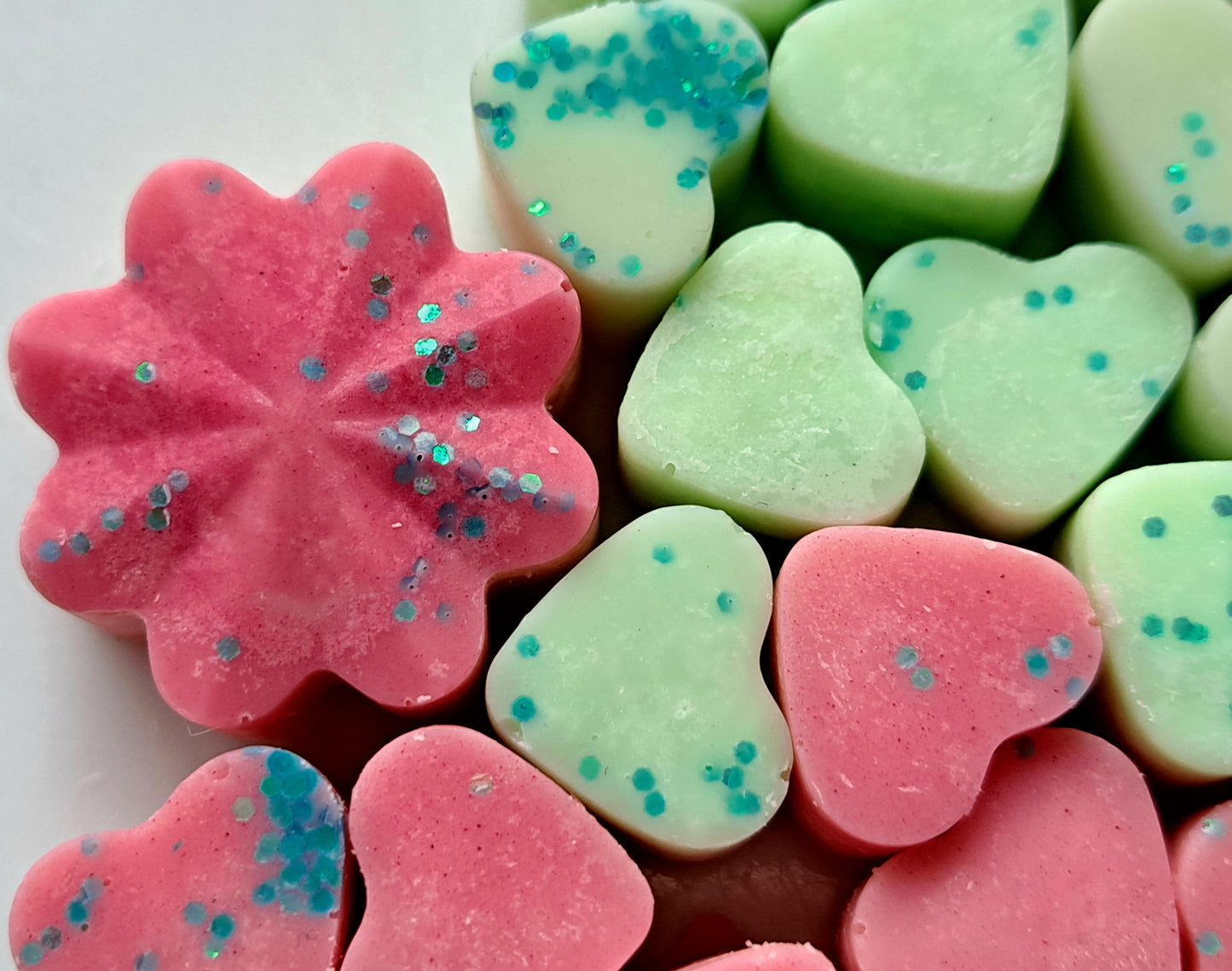 Lenny Inspired Frosted Eucalyptus and Woodland Petals X30 small hearts, including X1 medium flower ๐ธ