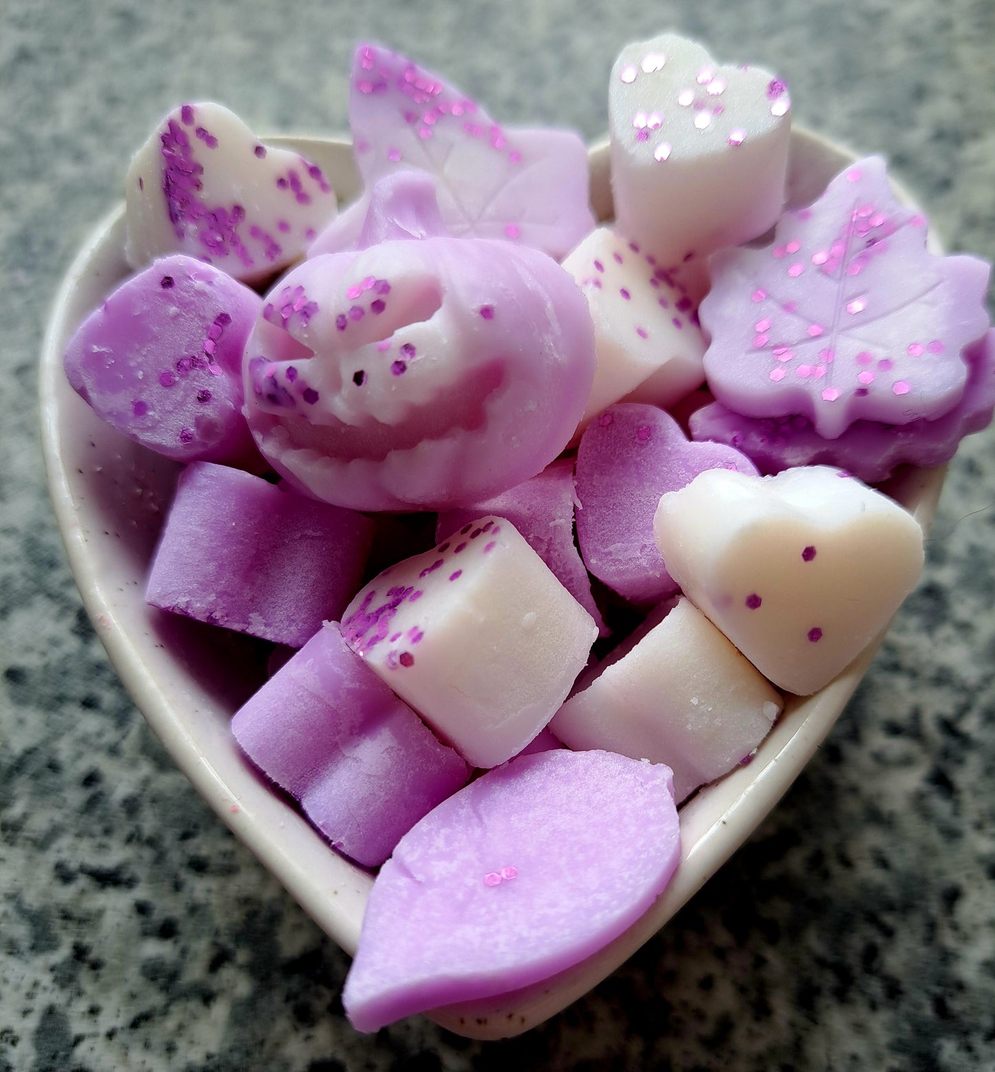 Berry Crumble X30 delightful small hearts, including X5 delicate autumn leaves π and a bonus pumpkin