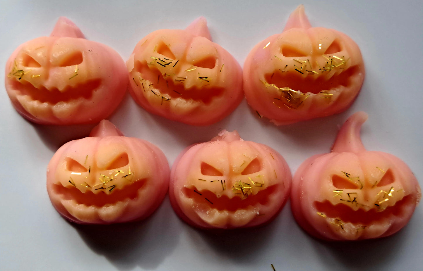 Cinnamon Musk X30 small hearts,including X5 delicate autumn leaves 🍂 and a bonus pumpkin 🎃