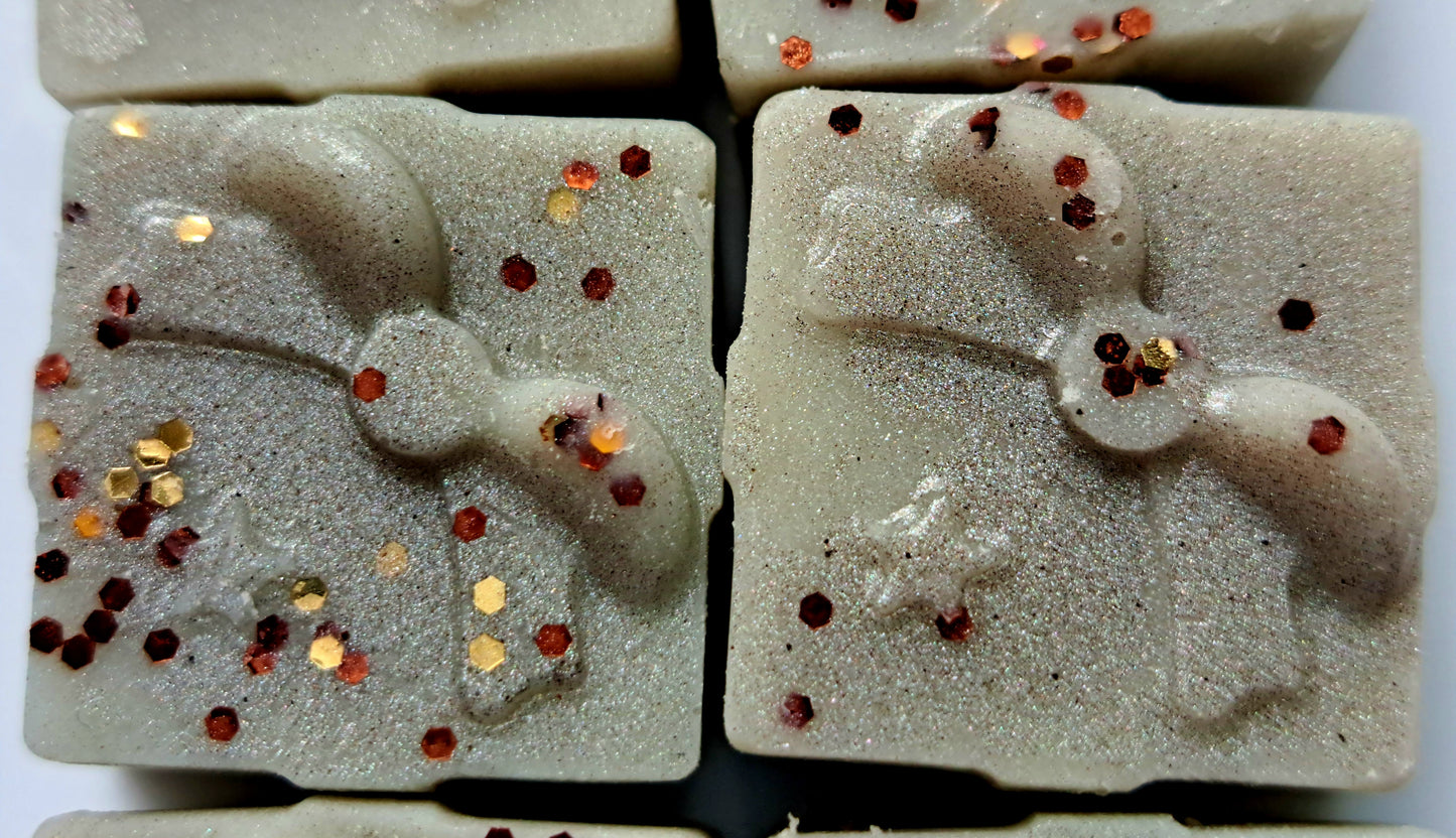 Creamy Vanilla and Fudge Indulgence X30 small hearts and a bonus present π