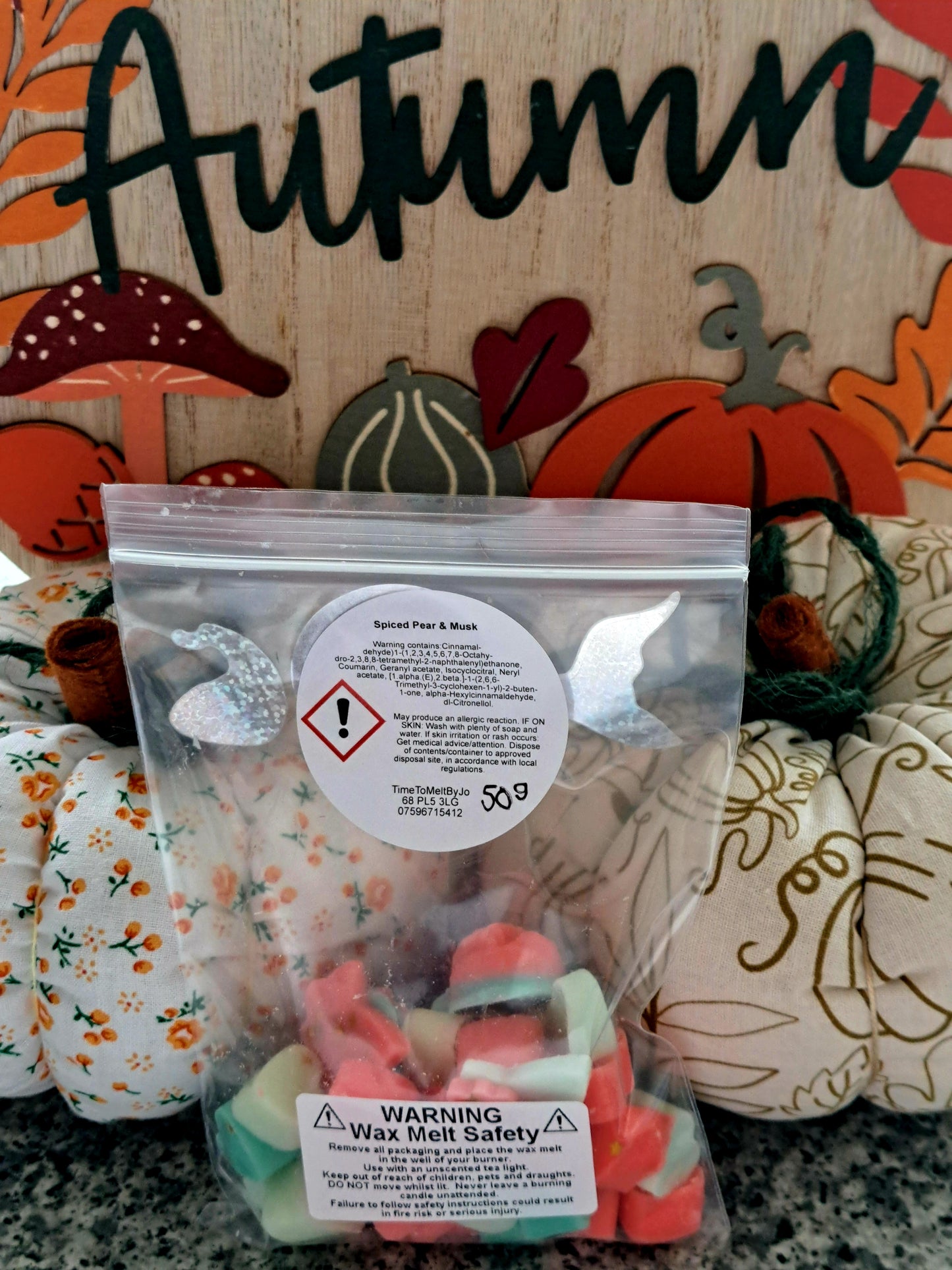 Spiced Pear and Musk X30 small hearts, including X5 delicate autumn leaves and a bonus pumpkin π π