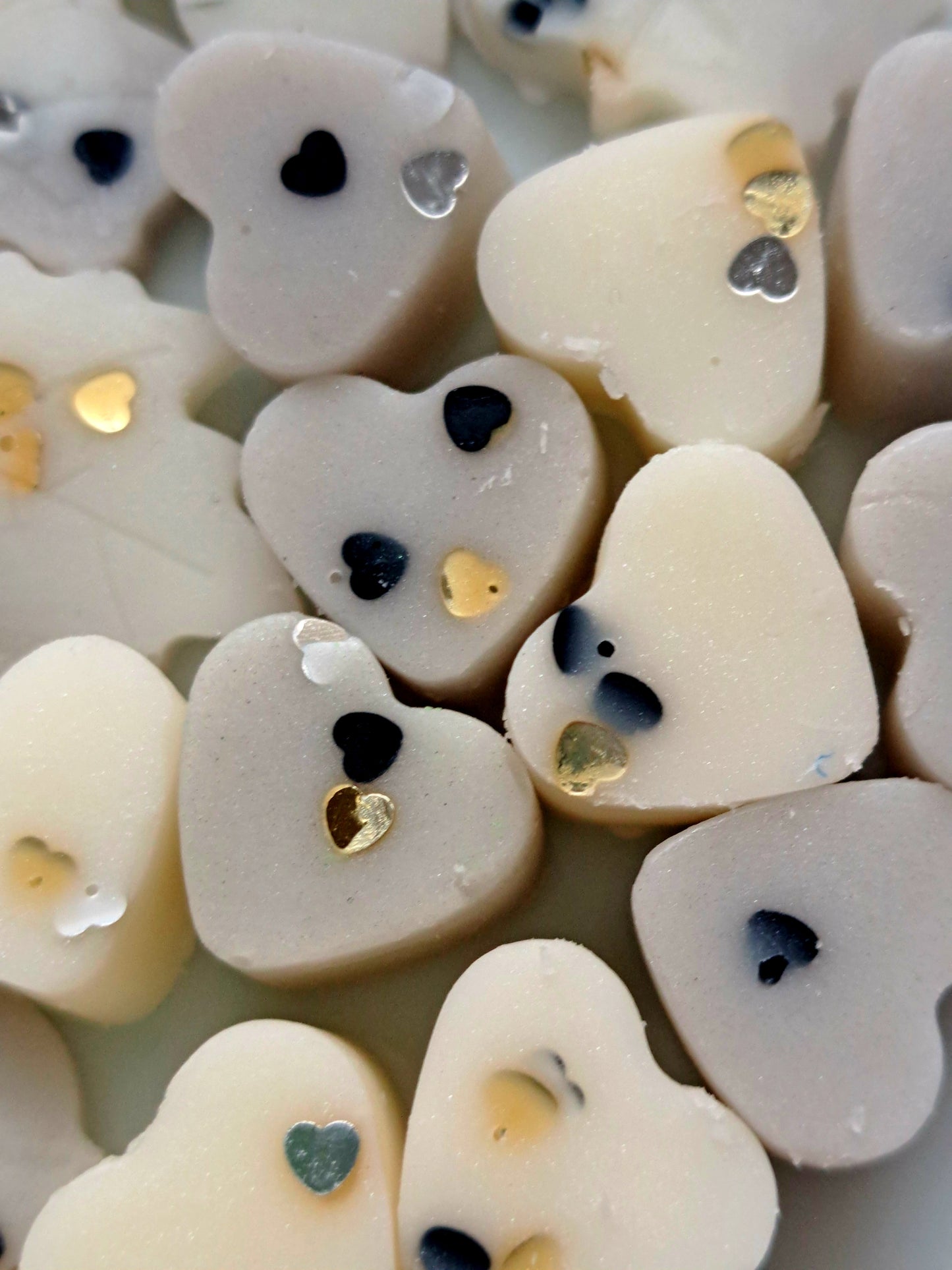 Toasted Marshmallow X30 small hearts, including X5 delicate autumn leaves 🍂 and a bonus pumpkin 🎃