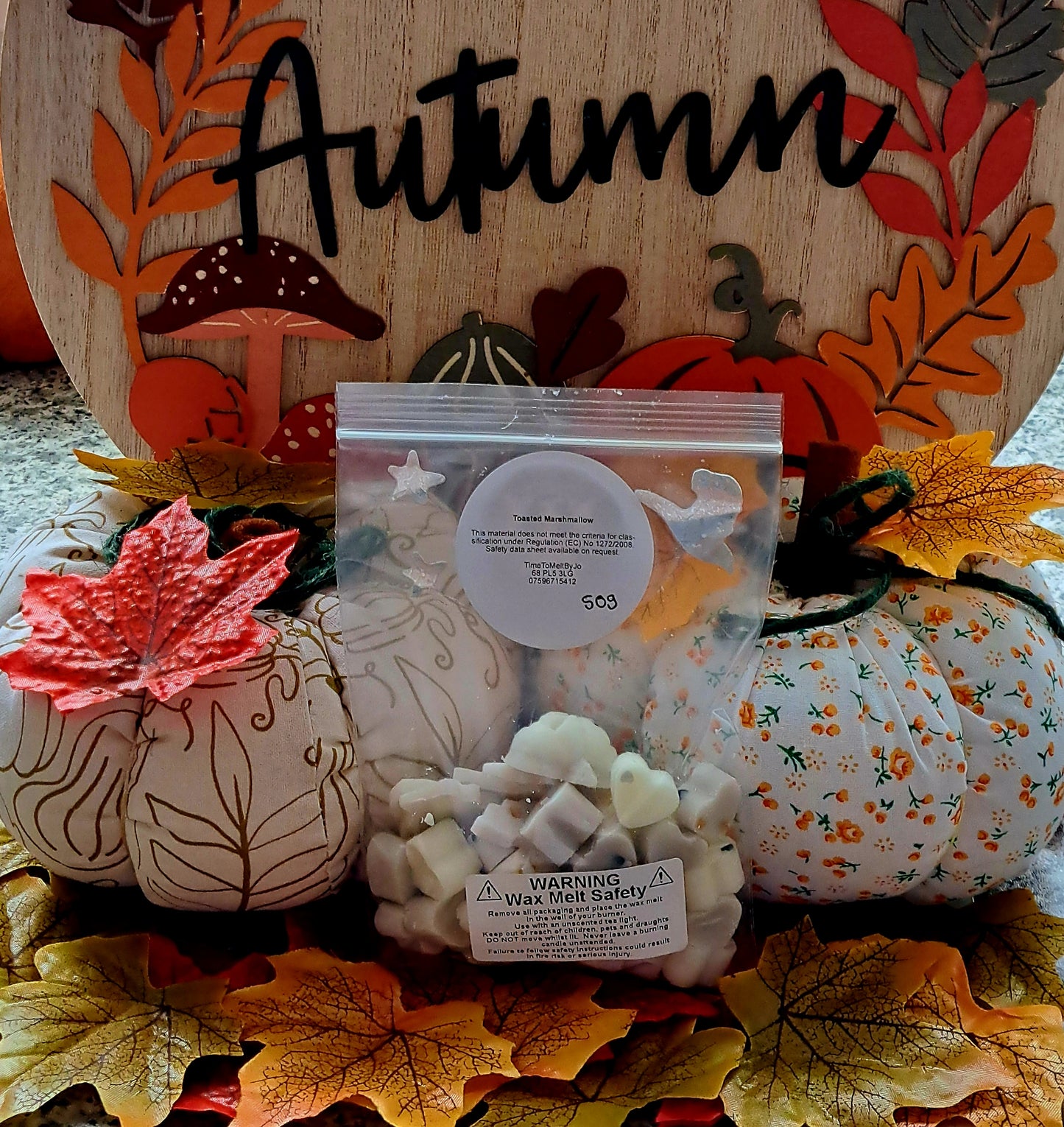 Toasted Marshmallow X30 small hearts, including X5 delicate autumn leaves 🍂 and a bonus pumpkin 🎃