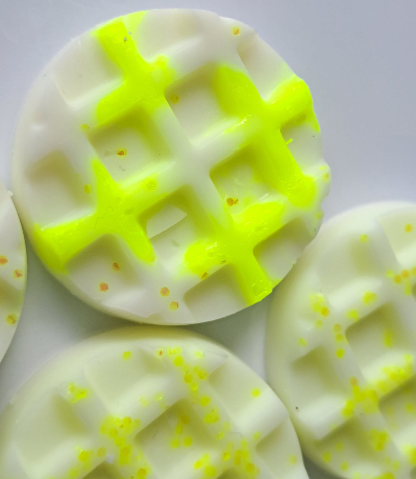 Marshmallow and Banana X30 small hearts, including X1 medium waffle