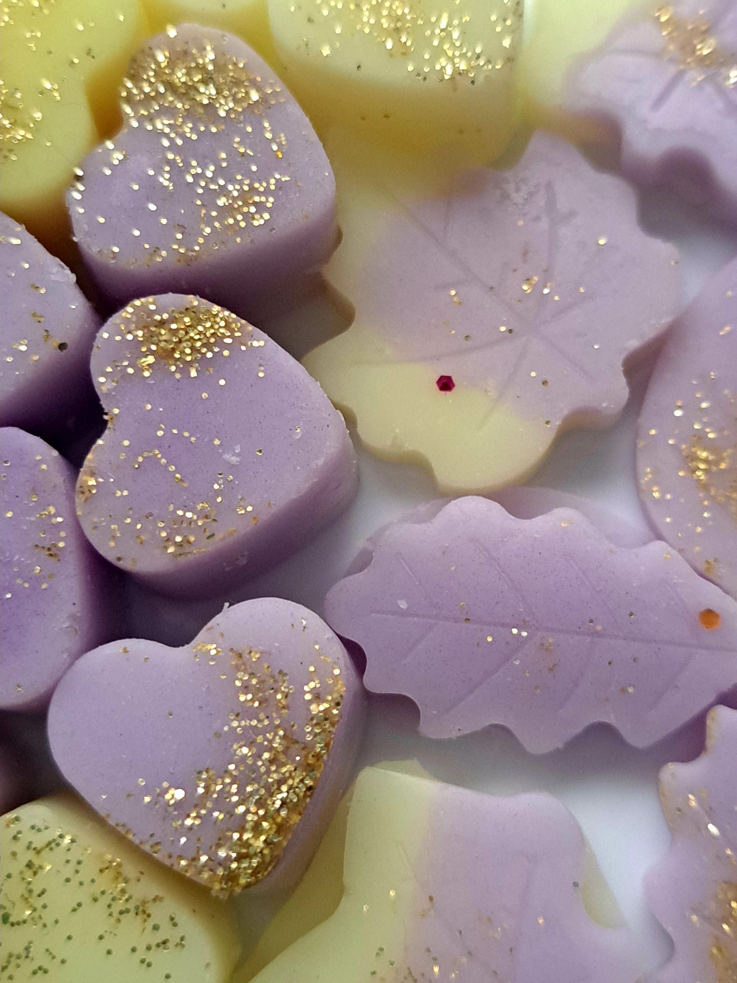 Autumn Raspberry and Amber Rose X50gs of small hearts and various autumn leaves 🍂 🍁