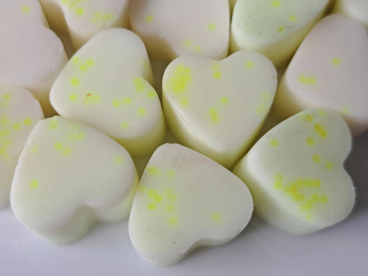Marshmallow and Banana X30 small hearts, including X1 medium waffle