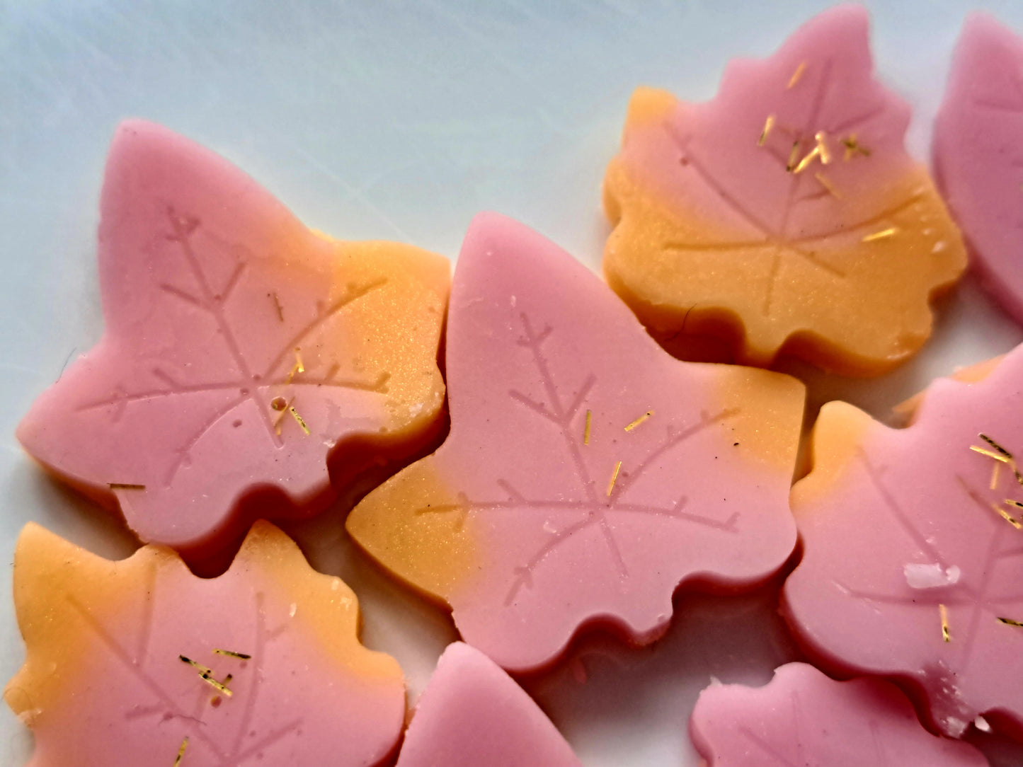 Cinnamon Musk X30 small hearts,including X5 delicate autumn leaves 🍂 and a bonus pumpkin 🎃