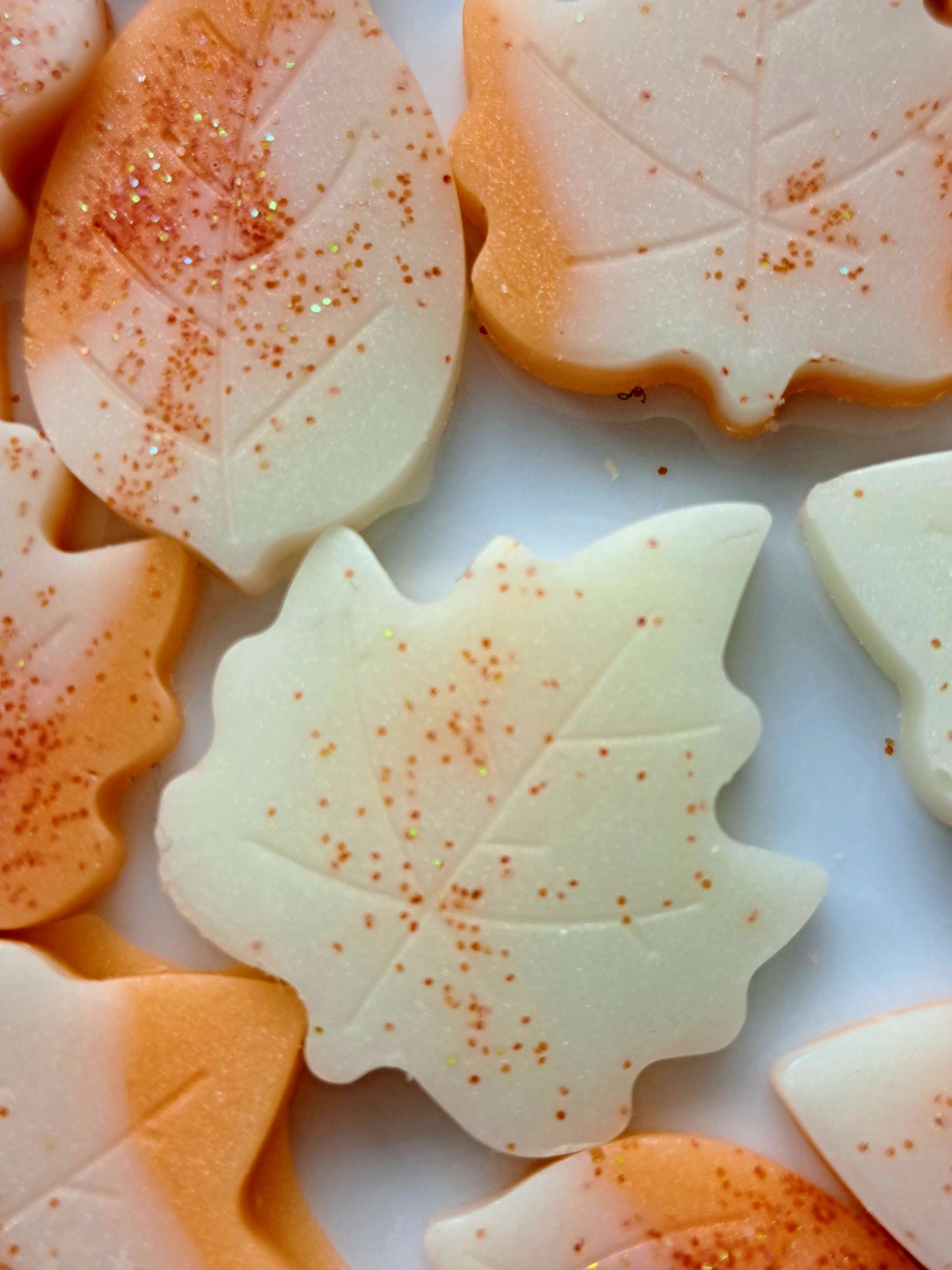 Pumpkin Cream Crumble X30 delightful small hearts, including X5 delicate autumn leaves and a bonus pumpkin 🎃