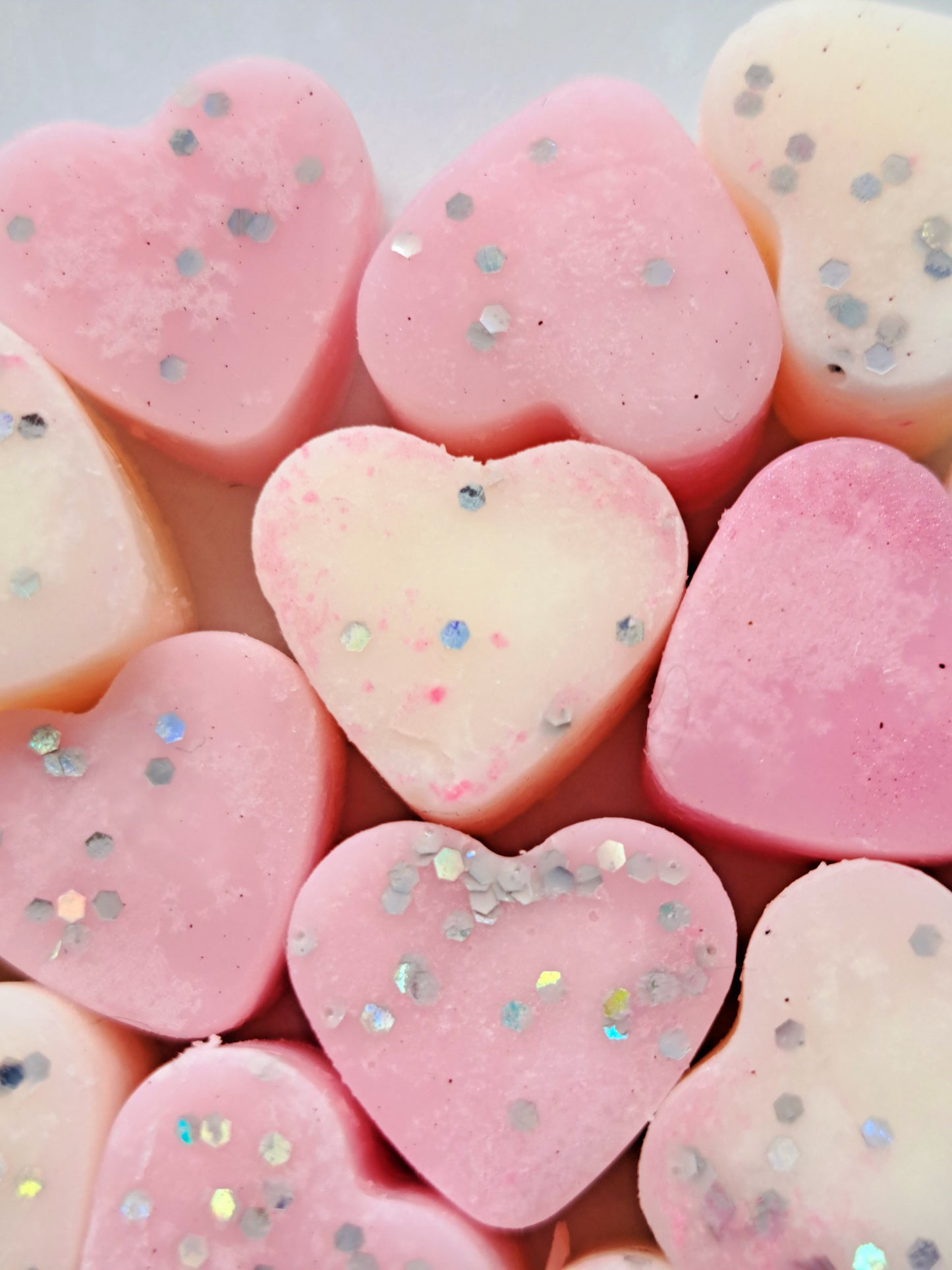 Velvet Rose ๐น X30 small hearts, including X1 medium flower ๐ผ