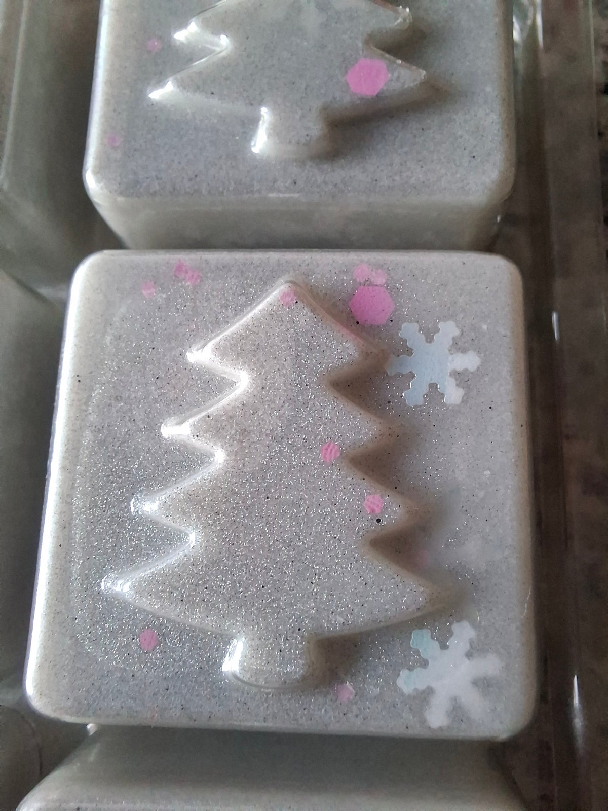6-Cell Christmas Tree Clamshell