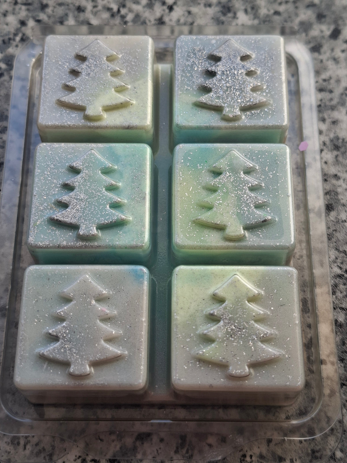 6-Cell Christmas Tree Clamshell