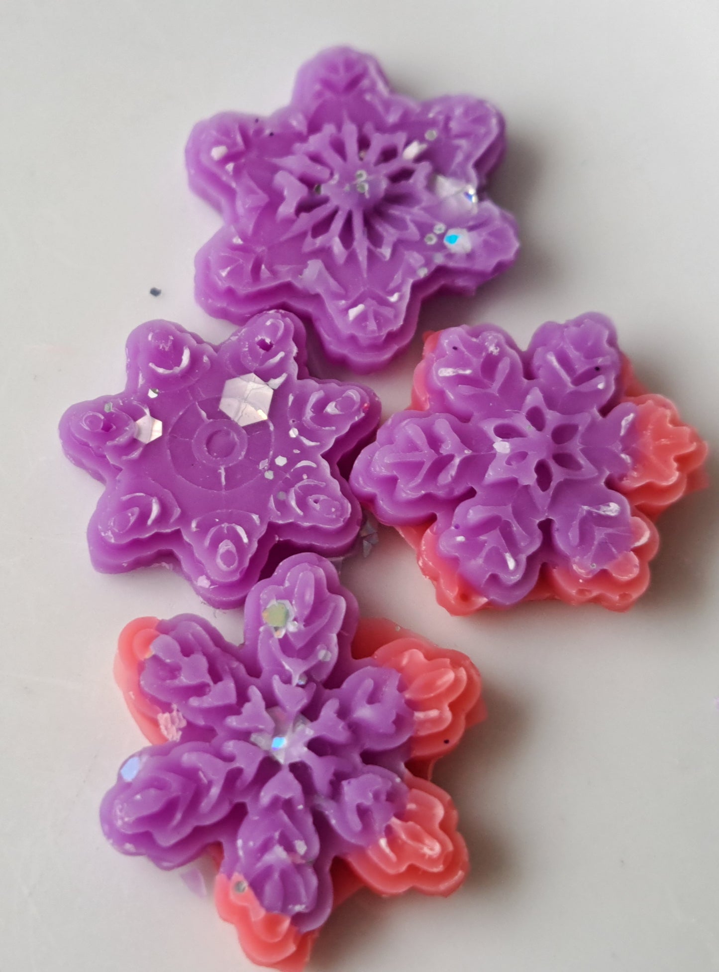 Winter Spiced Plum X30 small hearts, including X5 delicate snowflakes ❄️