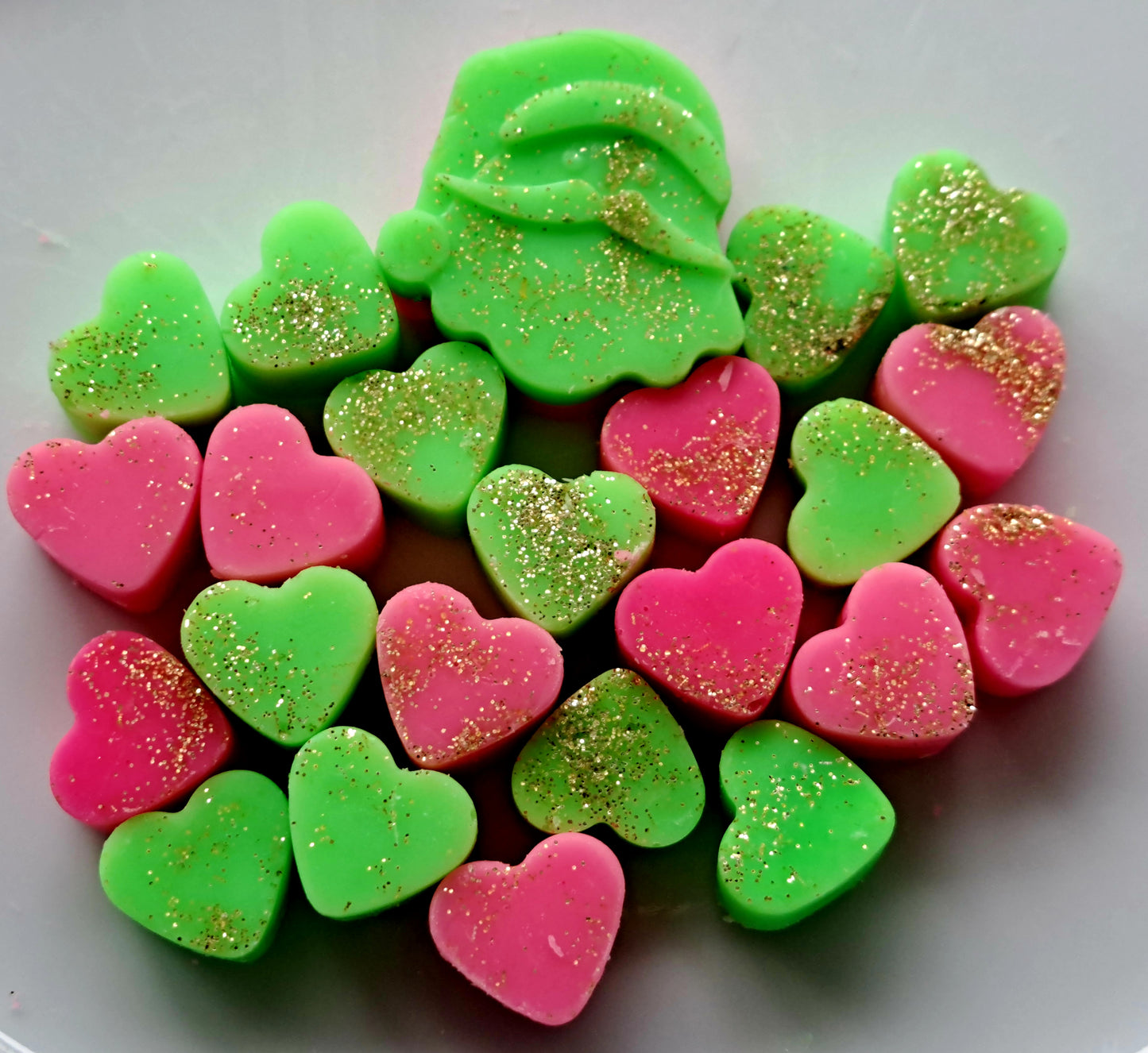 Pine Berries and Mint X30 delightful small hearts, including X1 christmas bonus shape.