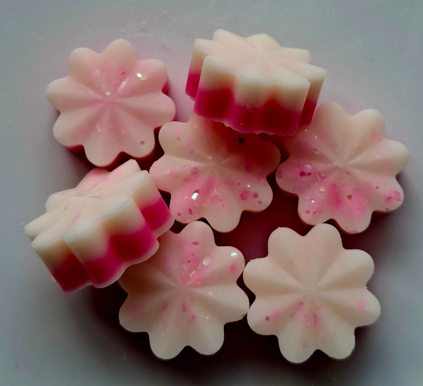 Cherry Milkshake 🍒 X30 small hearts, including X1 medium heart.