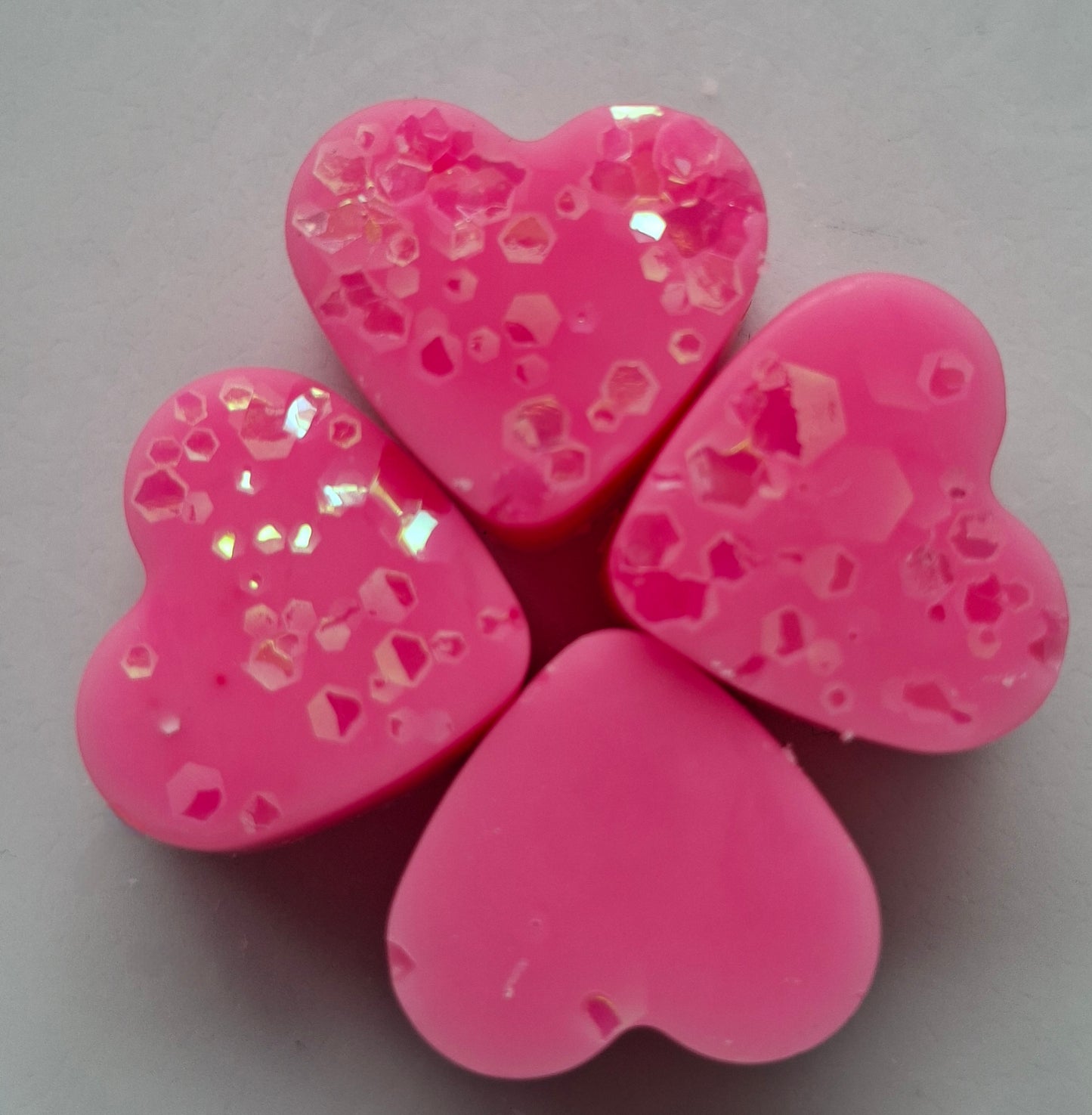 Cherry Milkshake 🍒 X30 small hearts, including X1 medium heart.