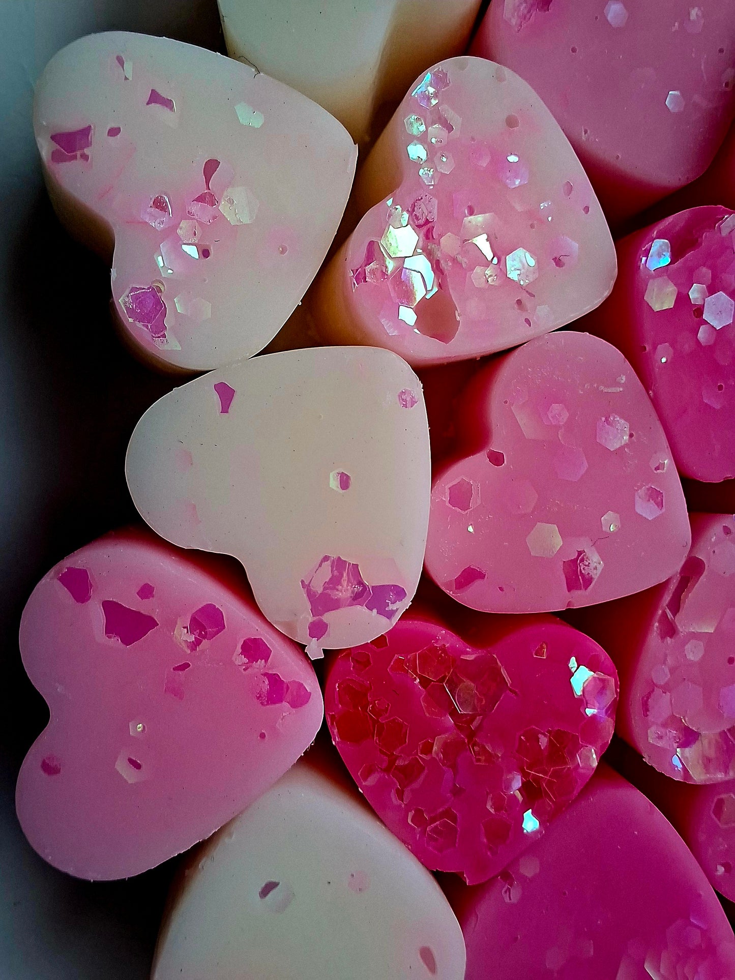 Cherry Milkshake 🍒 X30 small hearts, including X1 medium heart.