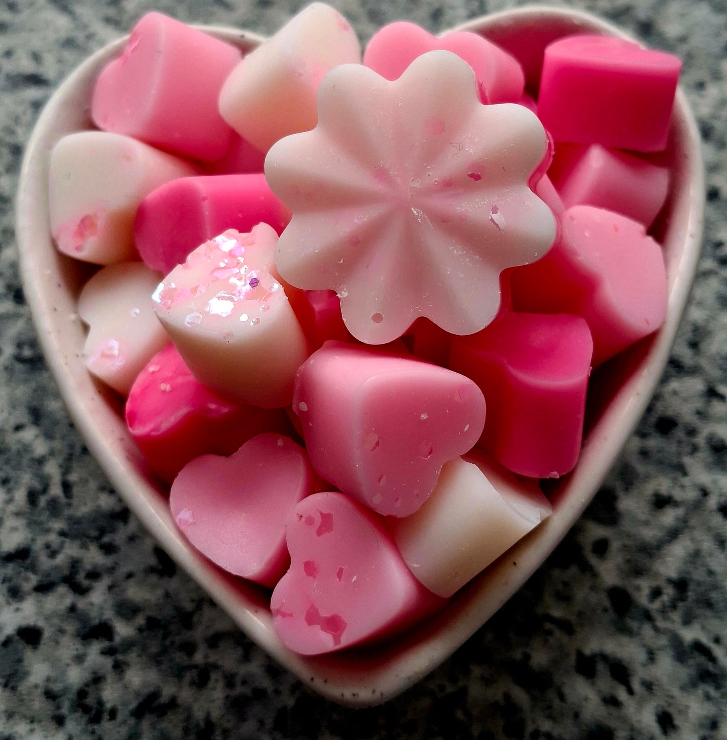 Cherry Milkshake 🍒 X30 small hearts, including X1 medium heart.