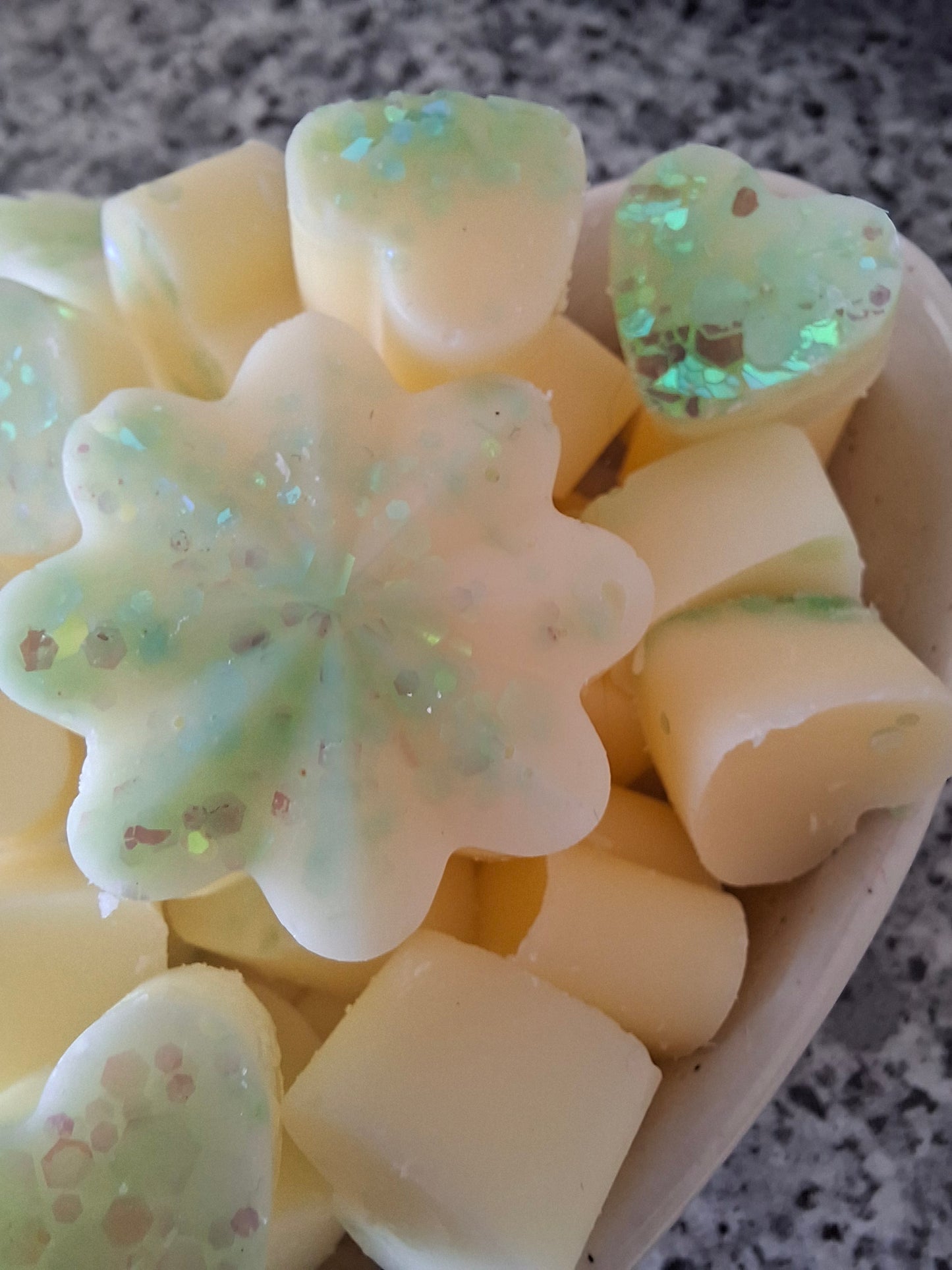 Citronellol Citrus Cocktail X30 small hearts, including X1 medium flower