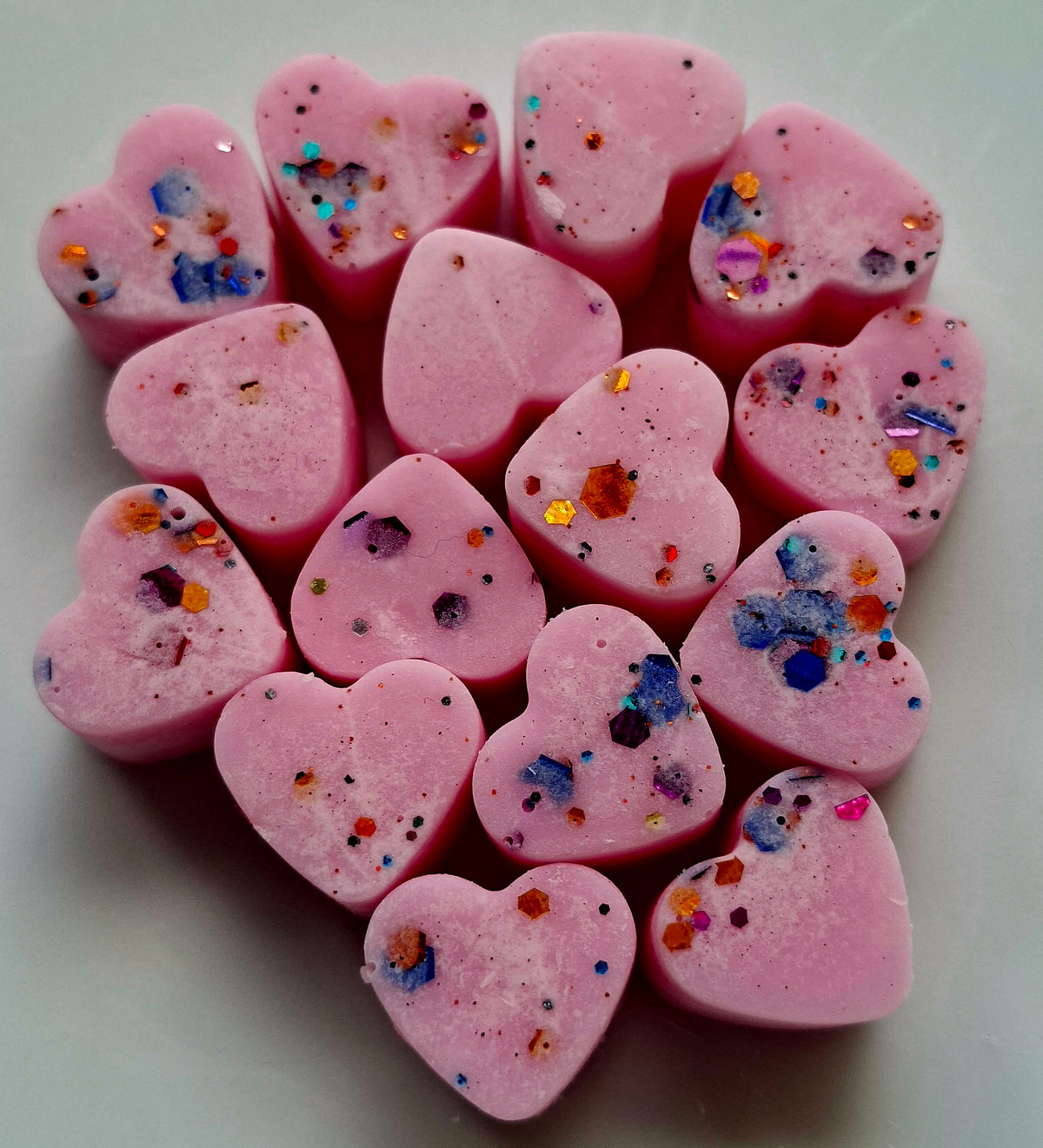 Festive Fig and Velvet Wood X30 small hearts, including X1 gold christmas star 🌟