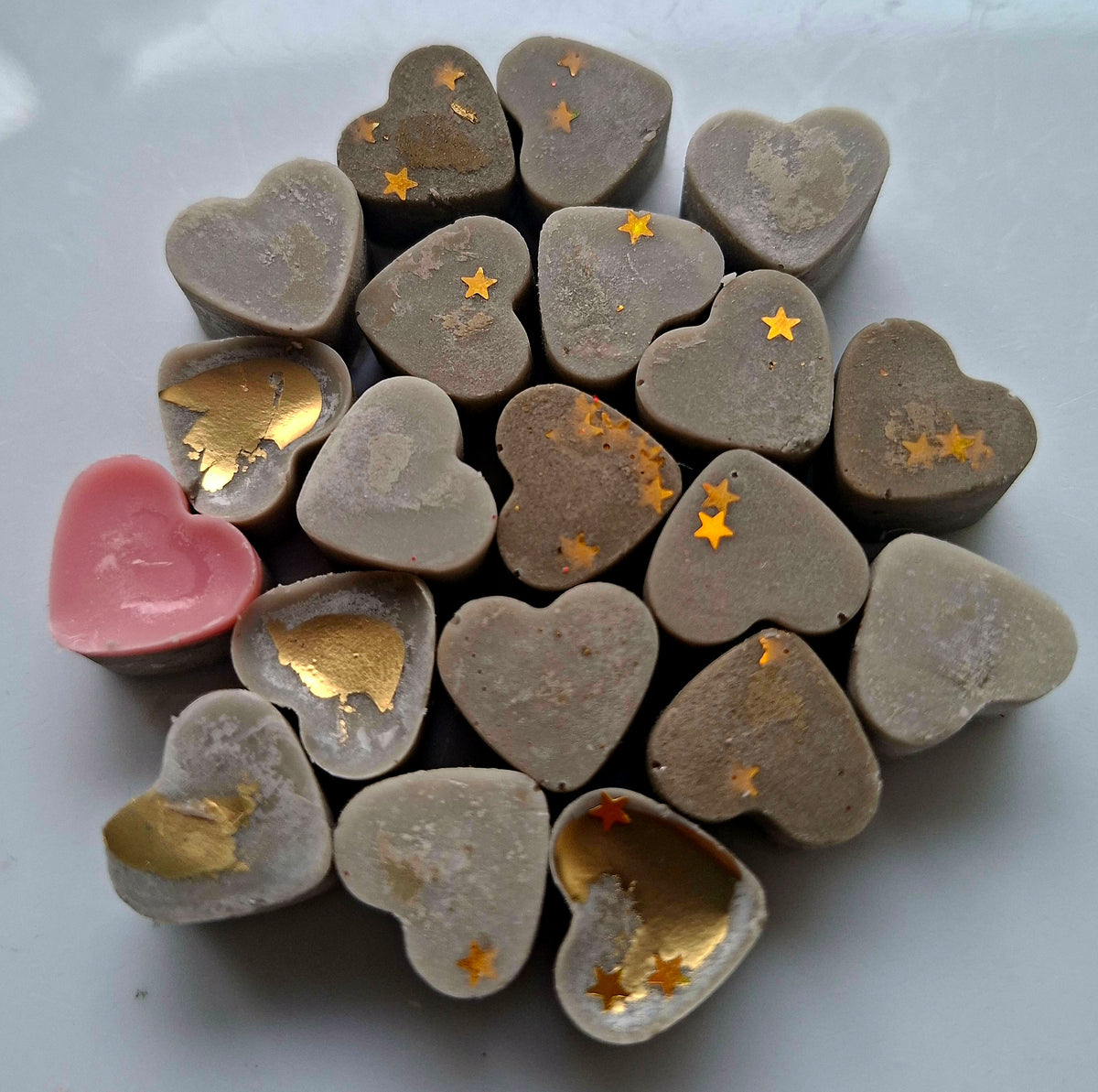 Winter Orange and Cedar X30 small hearts, including X1 bonus christmas star 🌟