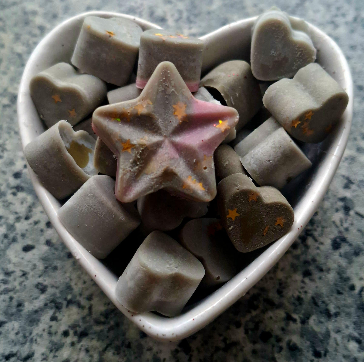 Winter Orange and Cedar X30 small hearts, including X1 bonus christmas star 🌟