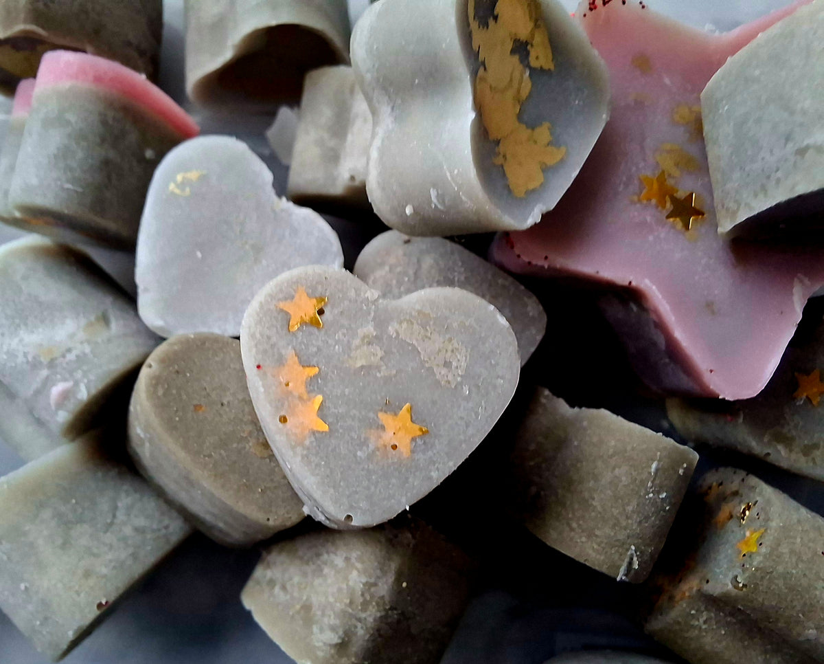 Winter Orange and Cedar X30 small hearts, including X1 bonus christmas star 🌟