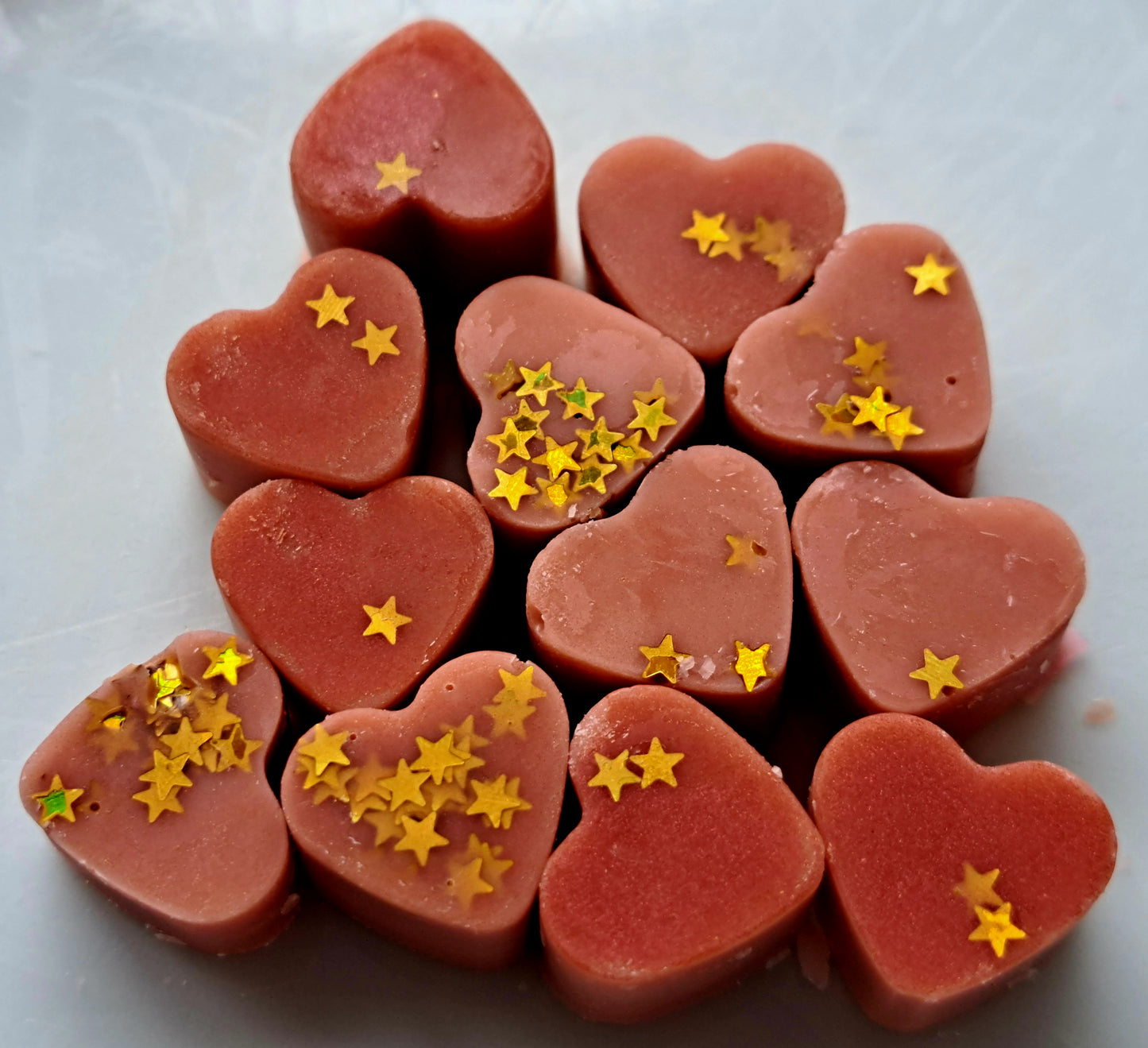 White Ginger and Cinnamon Bark X30 small hearts, including X1 Christmas bonus star 🌟