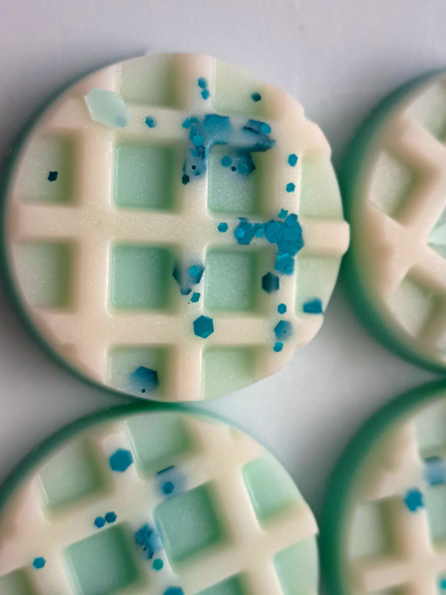 Bluebells and Wild Berries (Mrs Hinch Inspired) X30 small hearts, including X1 medium waffle.