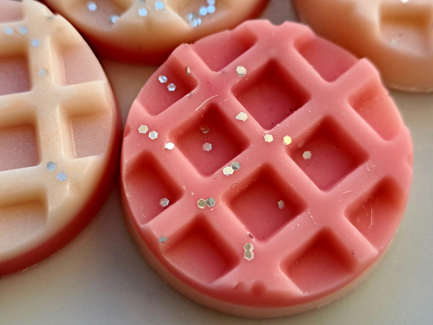 Rosey Wonderland (Mrs Hinch Inspired) X30 small hearts, including X1 medium waffle