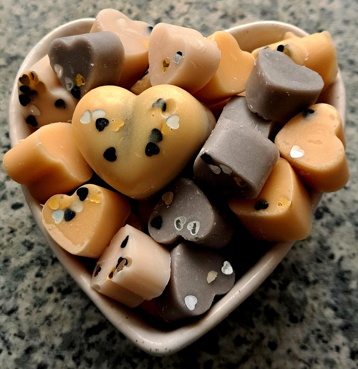 Toasted Marshmallow X30 small hearts, including X1 medium heart.