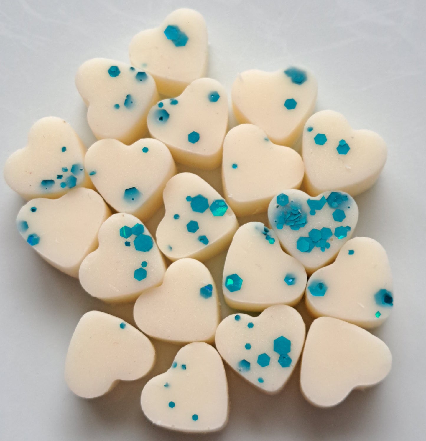 Bluebells and Wild Berries (Mrs Hinch Inspired) X30 small hearts, including X1 medium waffle.