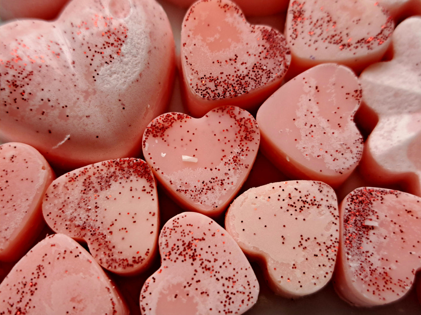 Bridgerton Inspired Buckingham Bramble X50gs of various size hearts and flowers 💐