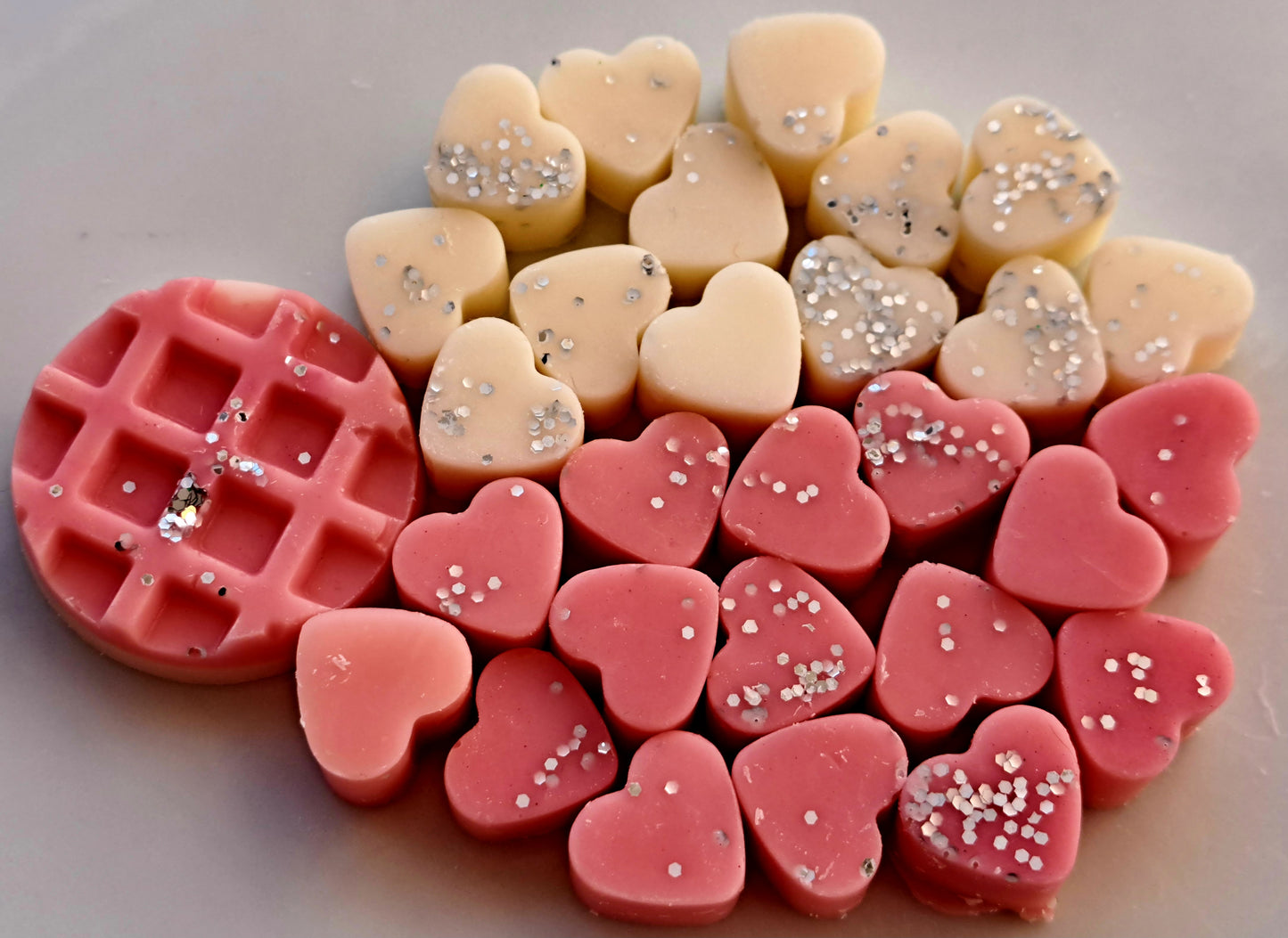 Rosey Wonderland (Mrs Hinch Inspired) X30 small hearts, including X1 medium waffle
