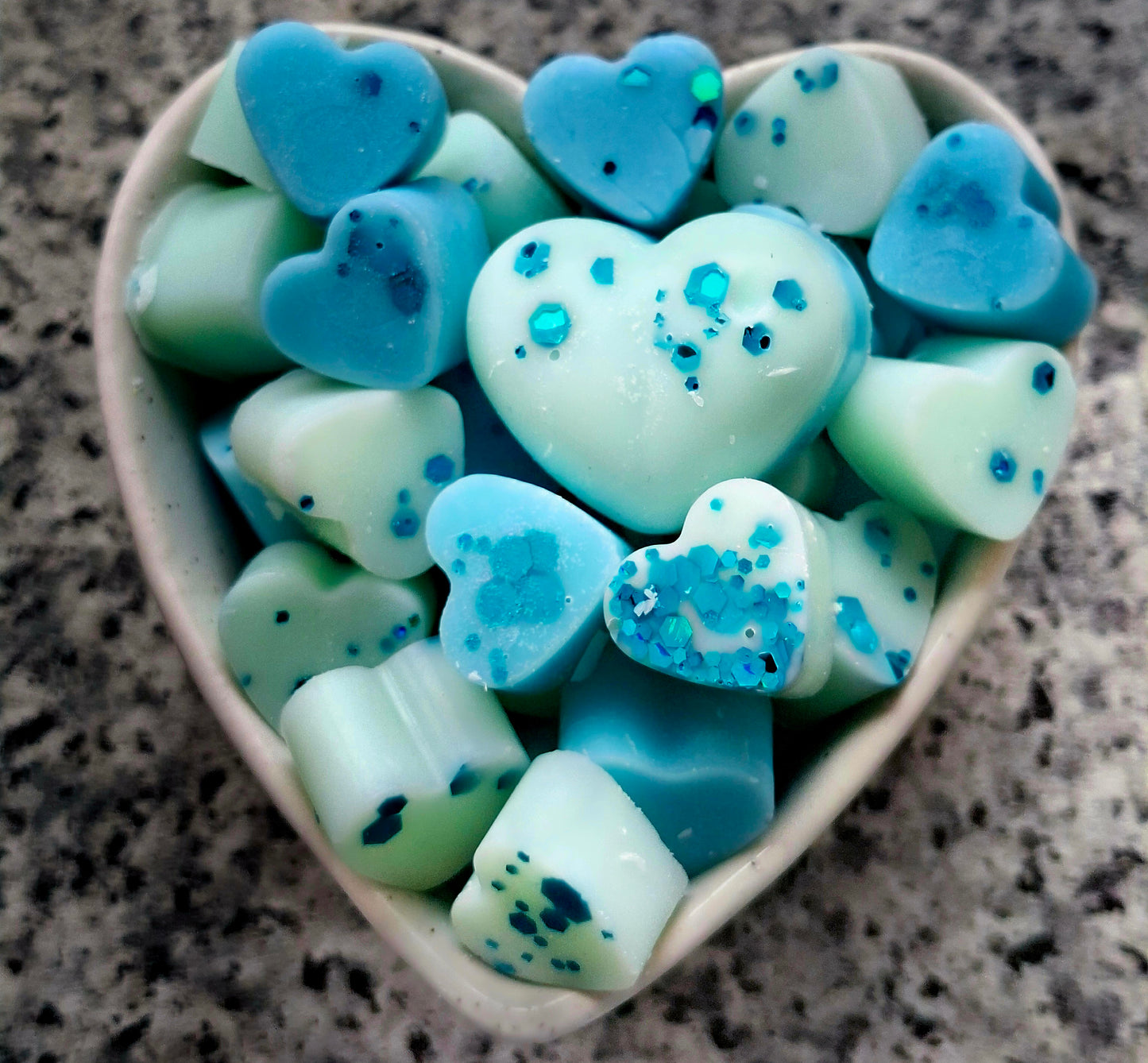 Jamaican and Hawalian Flowers X30 small hearts and X1 medium heart.