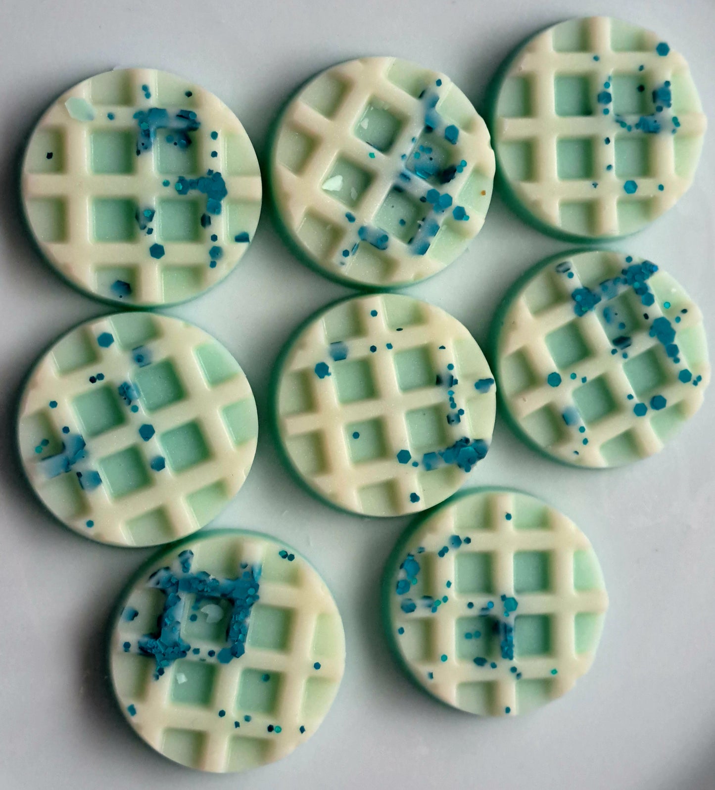 Bluebells and Wild Berries (Mrs Hinch Inspired) X30 small hearts, including X1 medium waffle.