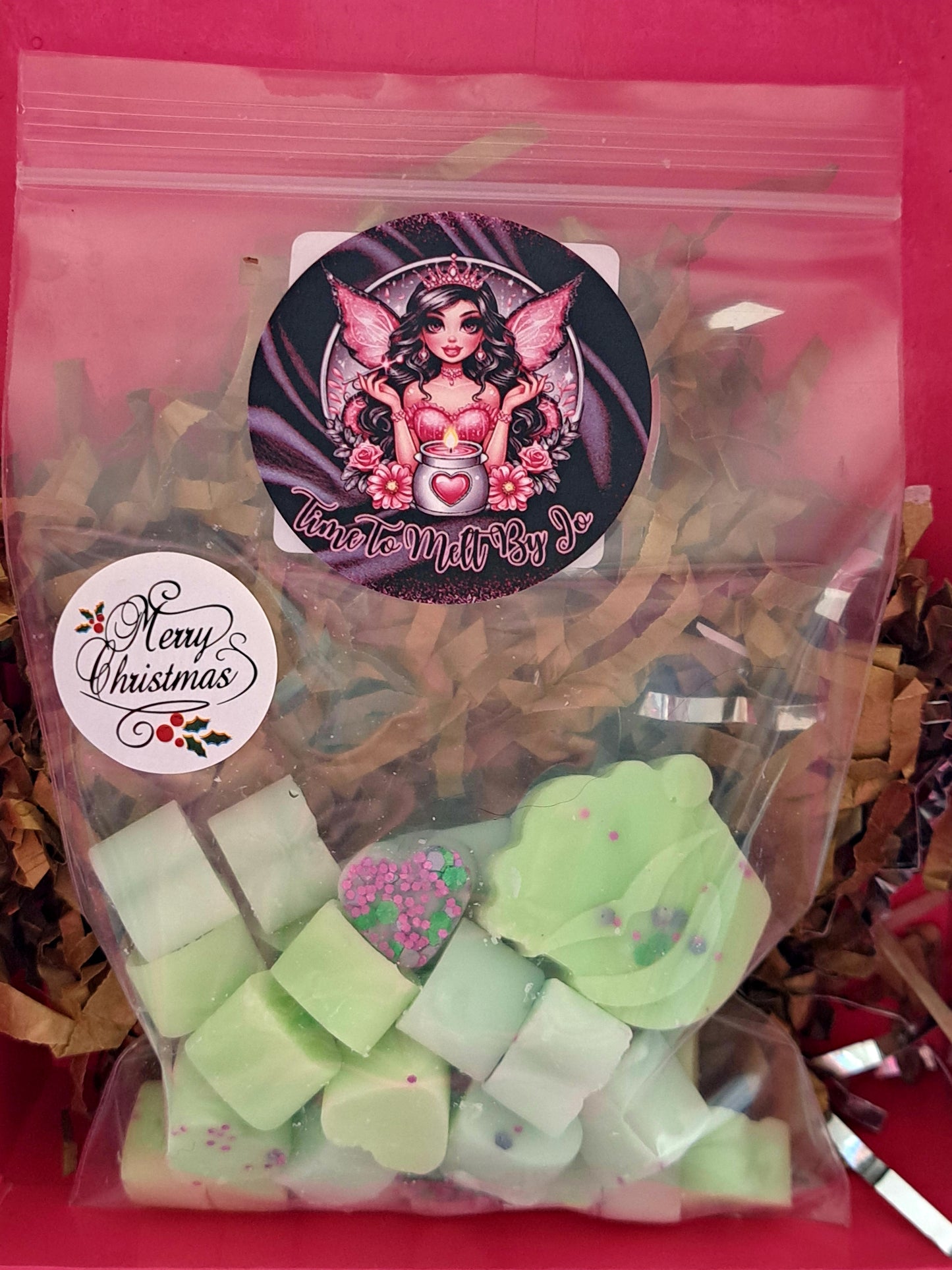 Winter Walks X30 small hearts, including X1 bonus christmas shape.