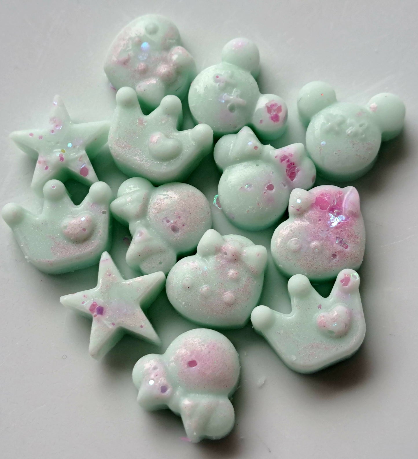 Angelic Touch ( Similar to a popular women's perfume) X50 grams of small hearts and Disney-inspired shapes.