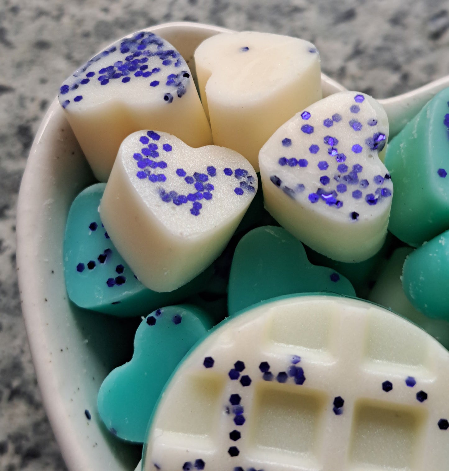 Bluebells and Wild Berries (Mrs Hinch Inspired) X30 small hearts, including X1 medium waffle.