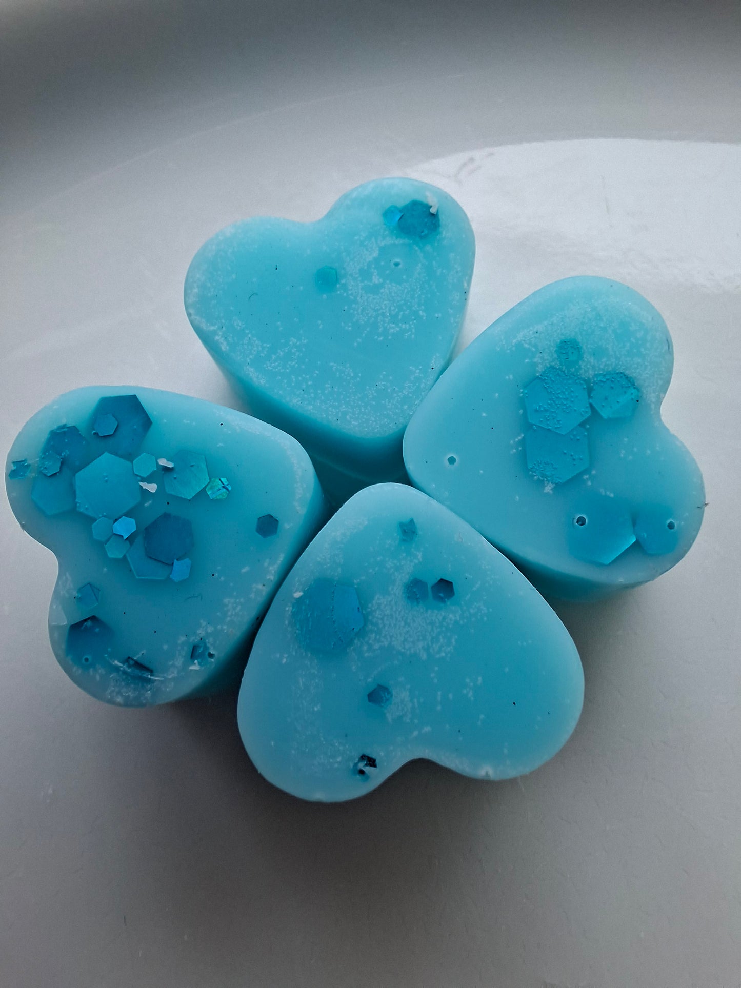 Jamaican and Hawalian Flowers X30 small hearts and X1 medium heart.