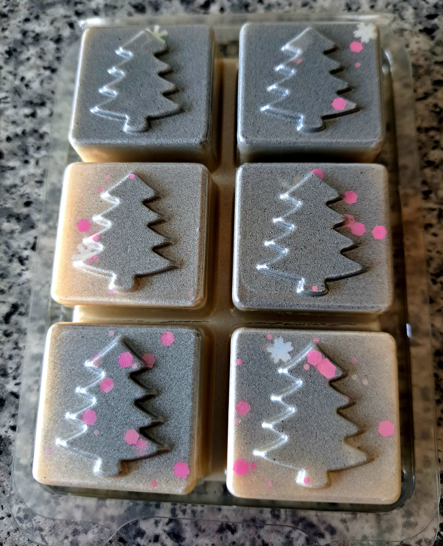6 Cell Christmas Tree Clamshell Bar  Baby Powder Inspired