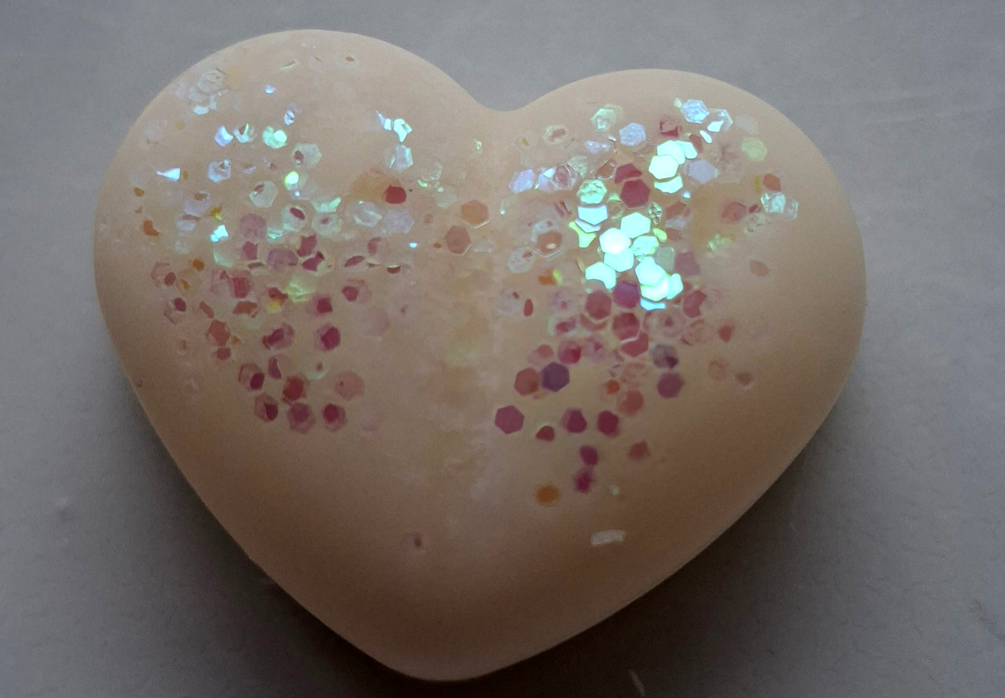 Vanilla Cupcake X30 small hearts, including X1 medium heart