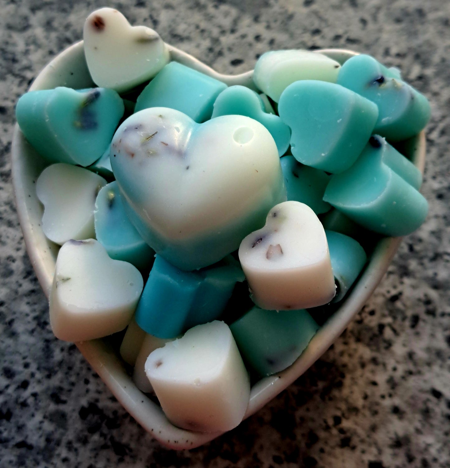 Botanical Tranquil Me Time X30 small hearts, including X1 medium heart